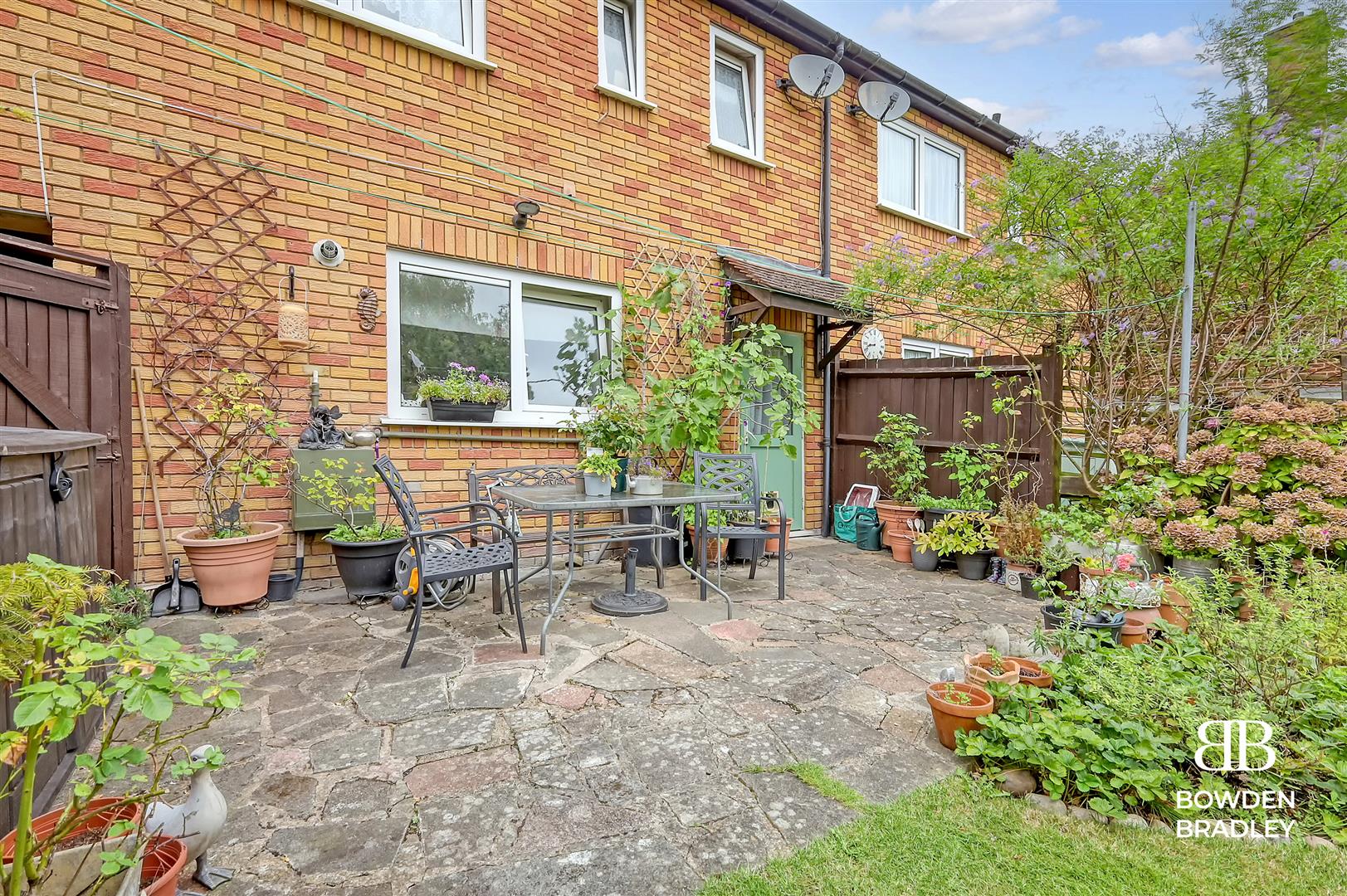 2 bed terraced house for sale in Manford Way, Chigwell  - Property Image 19