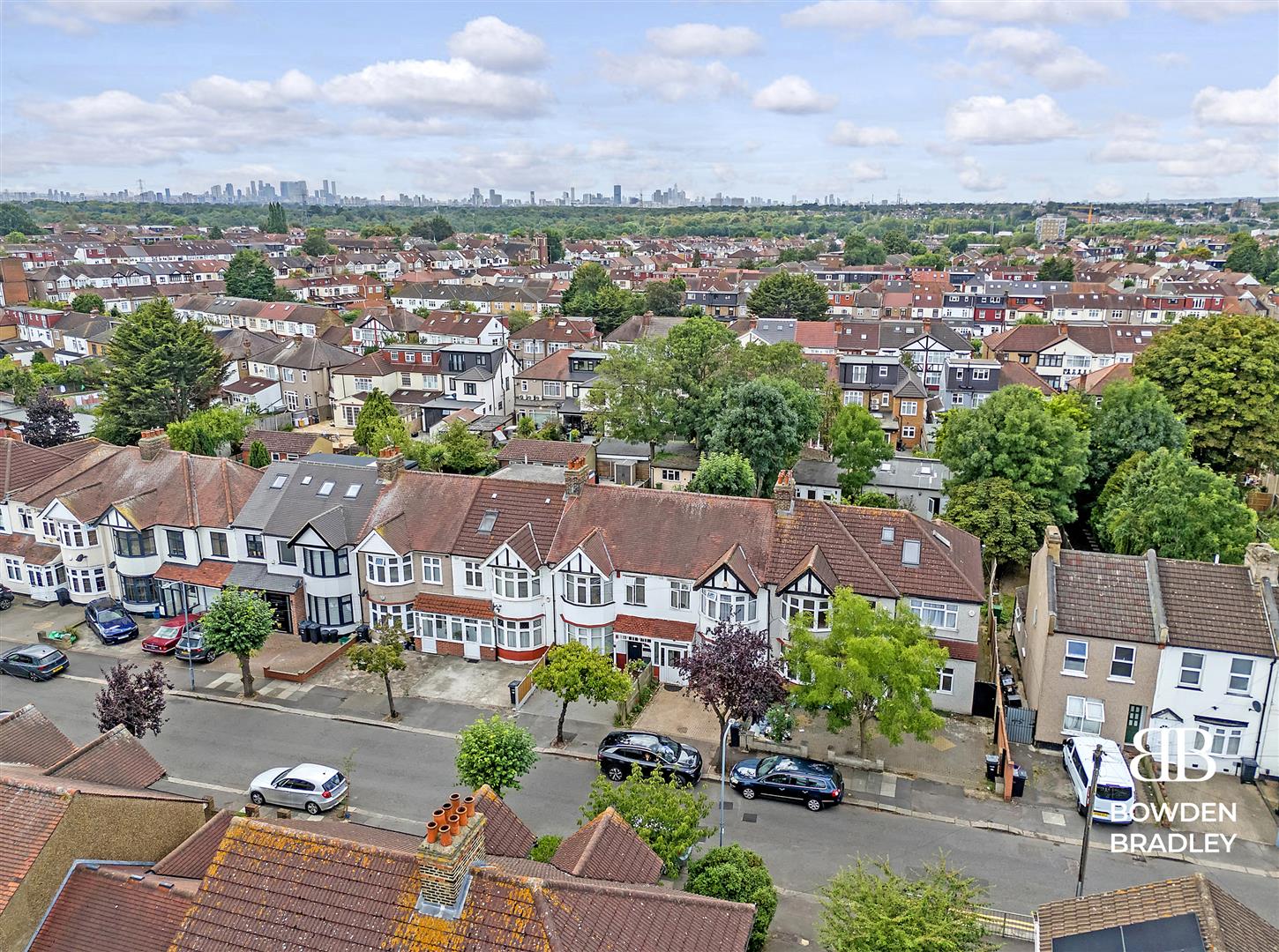 3 bed terraced house for sale in Inglehurst Gardens, Redbridge  - Property Image 21