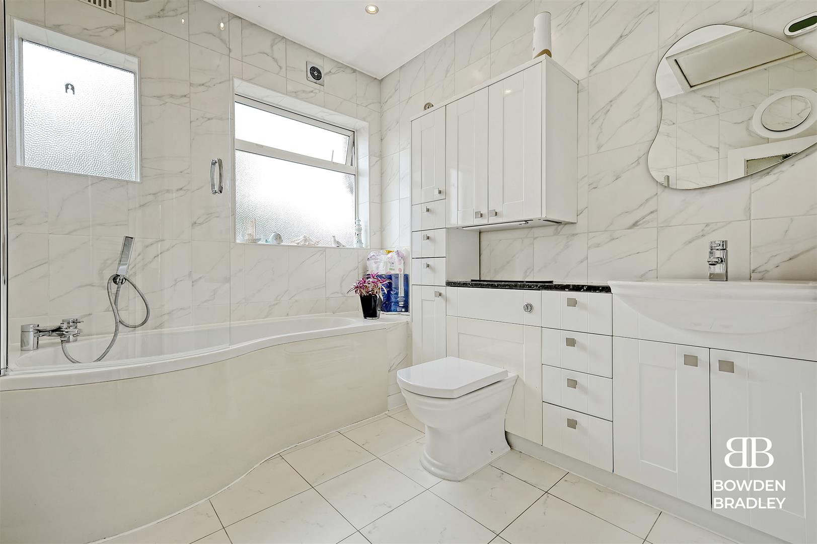 3 bed terraced house for sale in Inglehurst Gardens, Redbridge  - Property Image 10