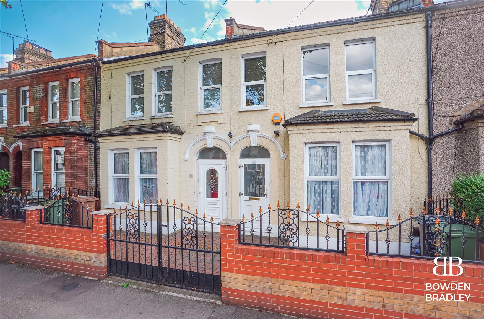 3 bed terraced house for sale in Coppermill Lane, Walthamstow  - Property Image 1