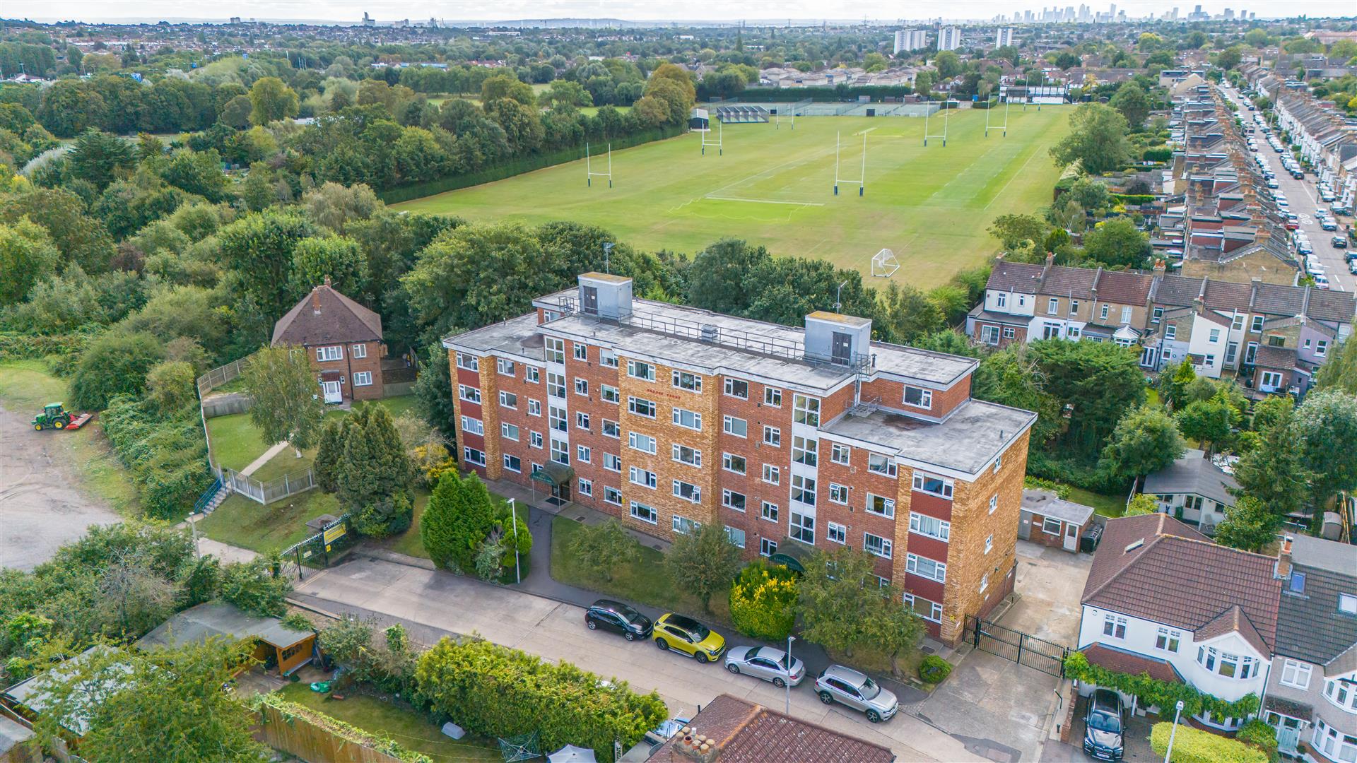 1 bed flat for sale in Durham Avenue, Woodford Green  - Property Image 12