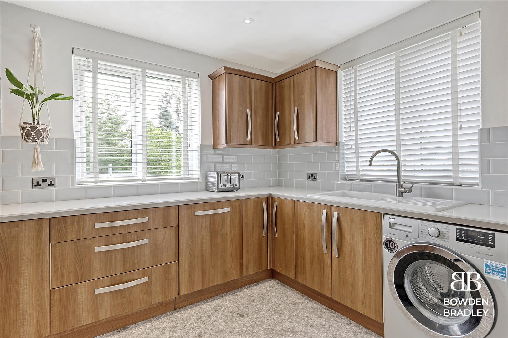 2 bed maisonette for sale in Shrublands Close, Chigwell  - Property Image 14