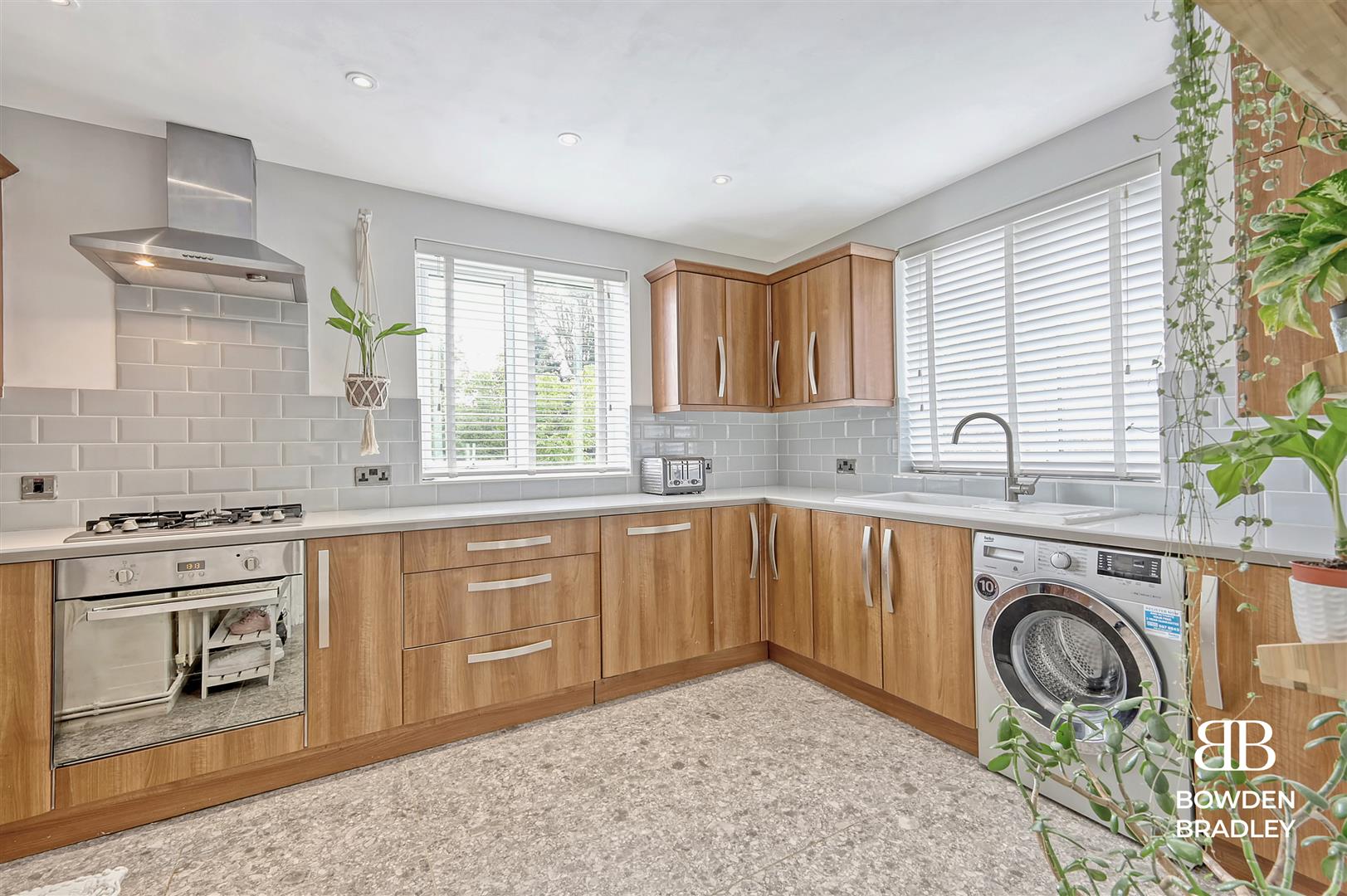 2 bed maisonette for sale in Shrublands Close, Chigwell  - Property Image 10