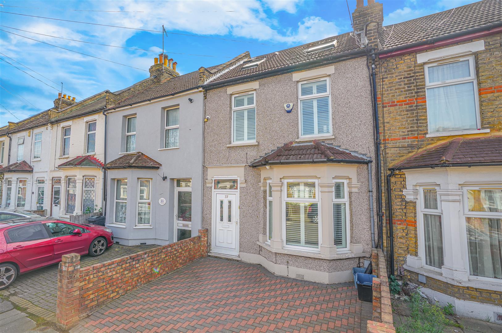 4 bed terraced house for sale in Wingate Road, Ilford  - Property Image 1