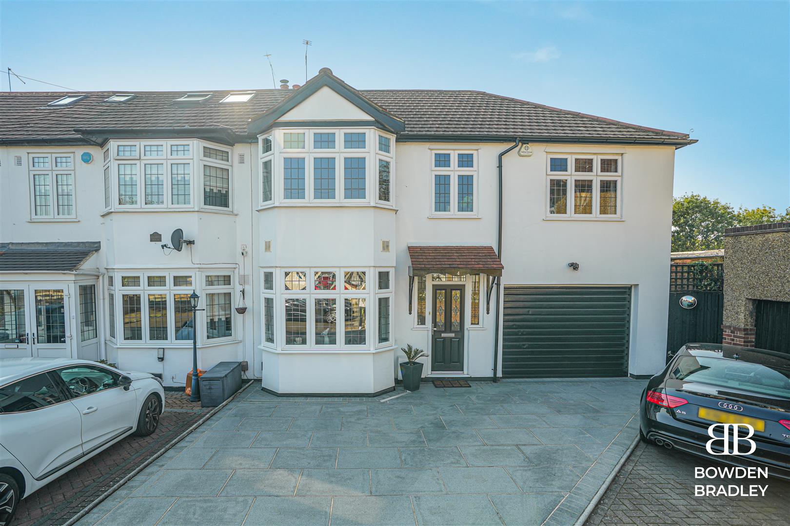 5 bed semi-detached house for sale in Clunas Gardens, Gidea Park  - Property Image 1