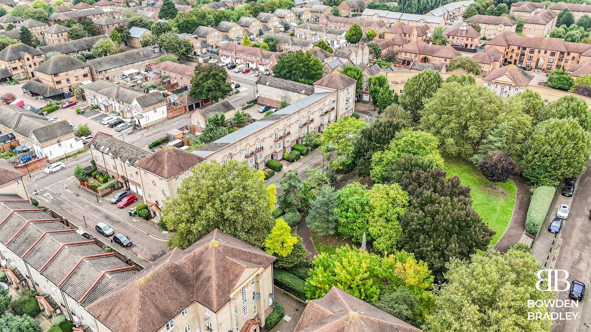 1 bed apartment for sale in Ambassador Gardens, London  - Property Image 8