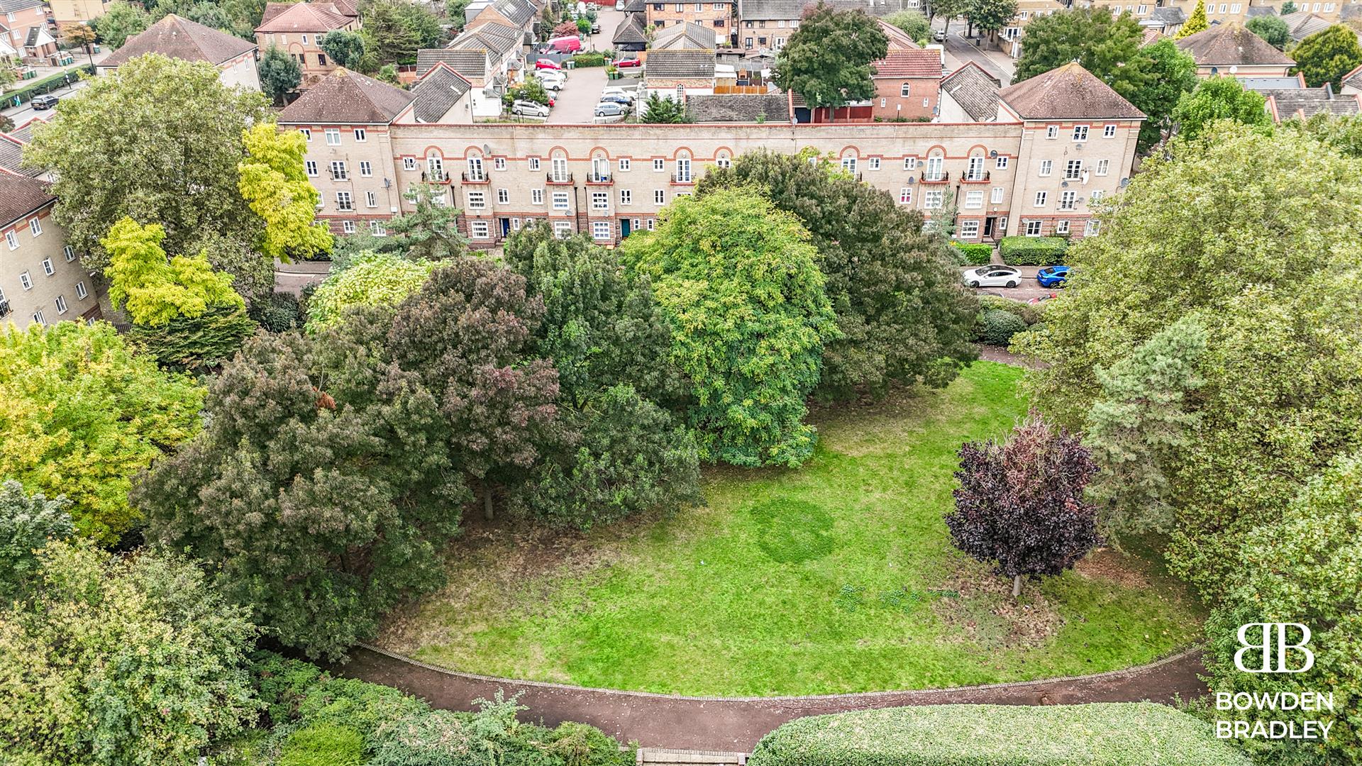 1 bed apartment for sale in Ambassador Gardens, London  - Property Image 7