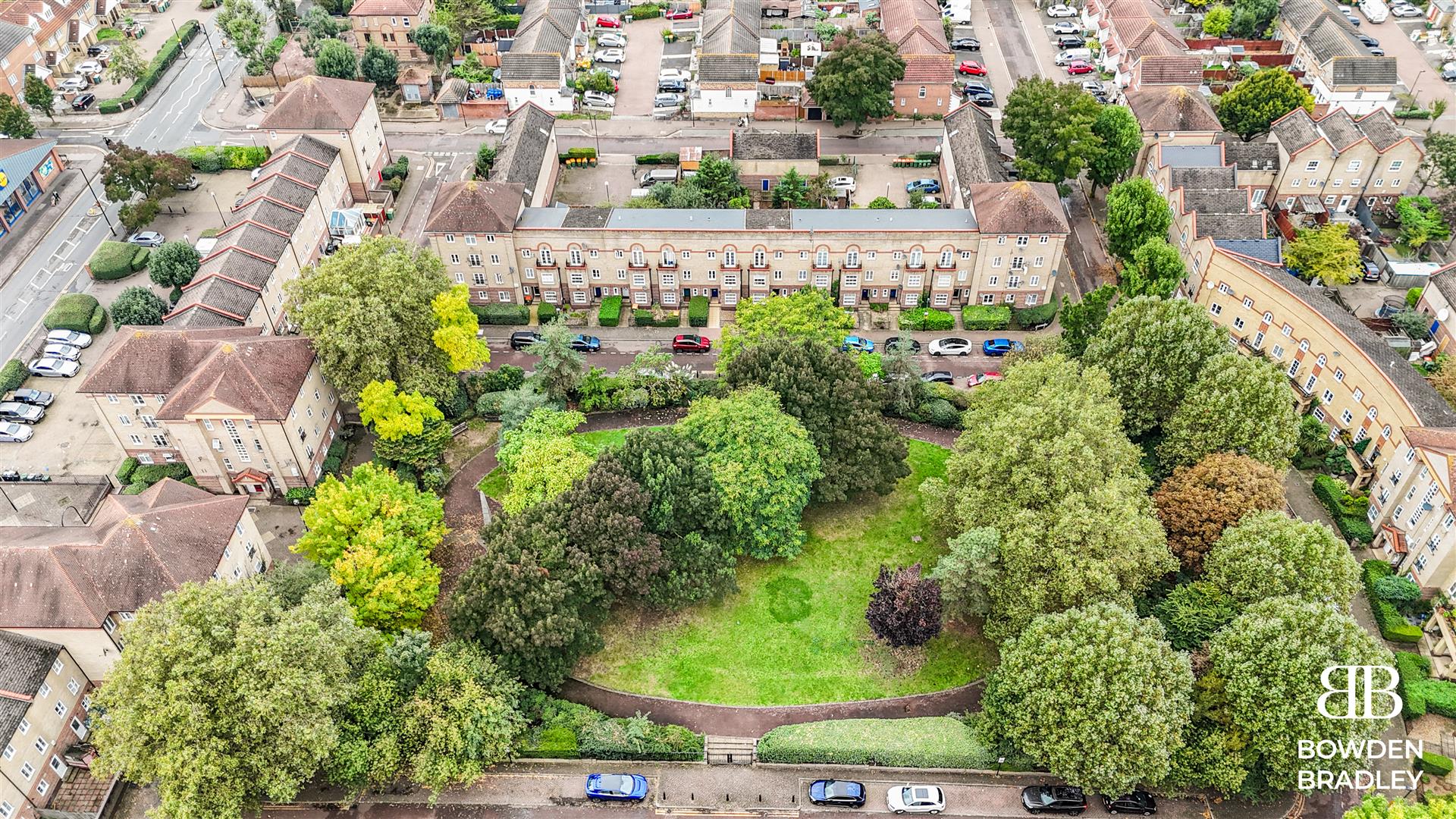 1 bed apartment for sale in Ambassador Gardens, London  - Property Image 2