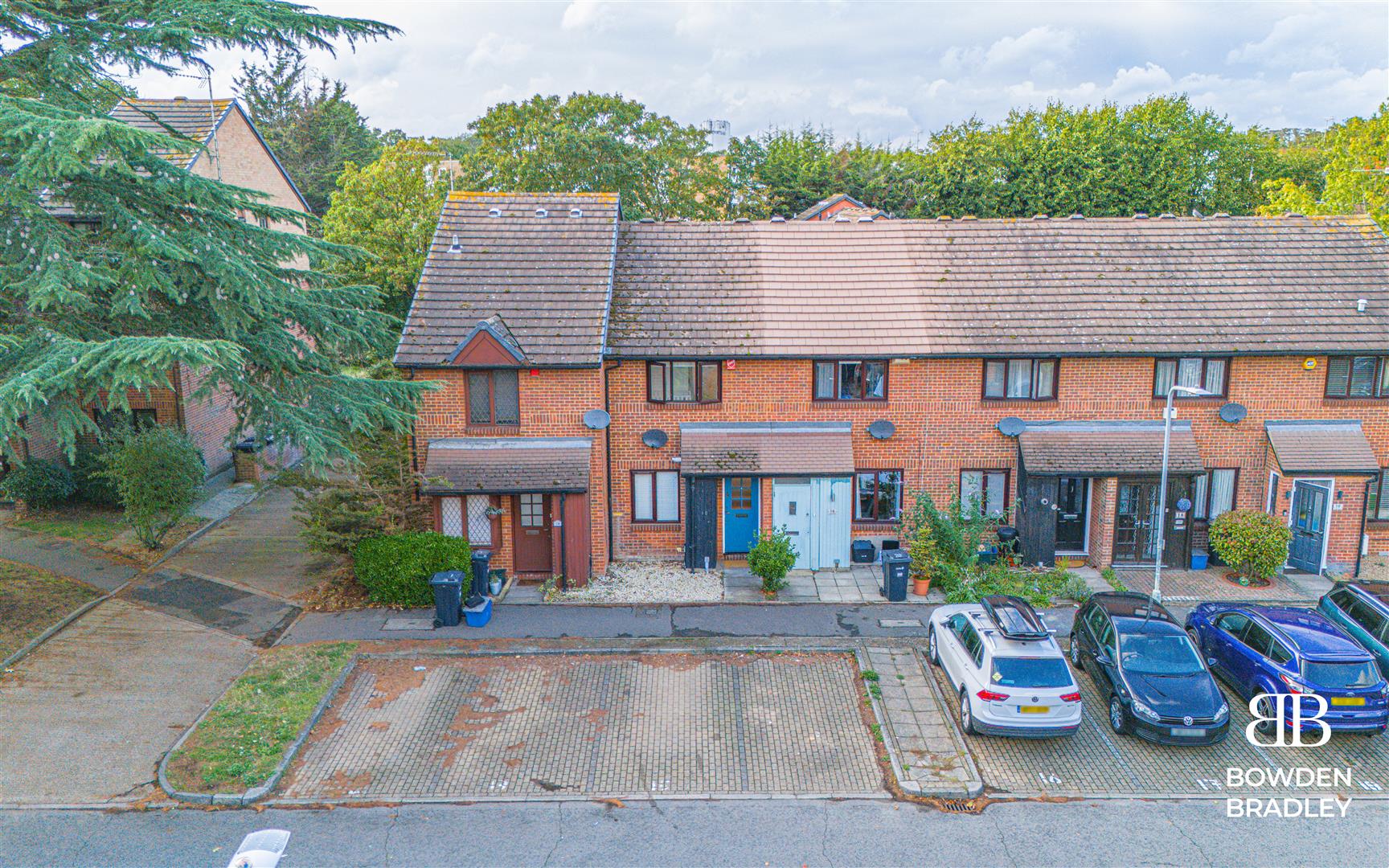 2 bed terraced house for sale in Alders Close, Aldersbrook  - Property Image 17