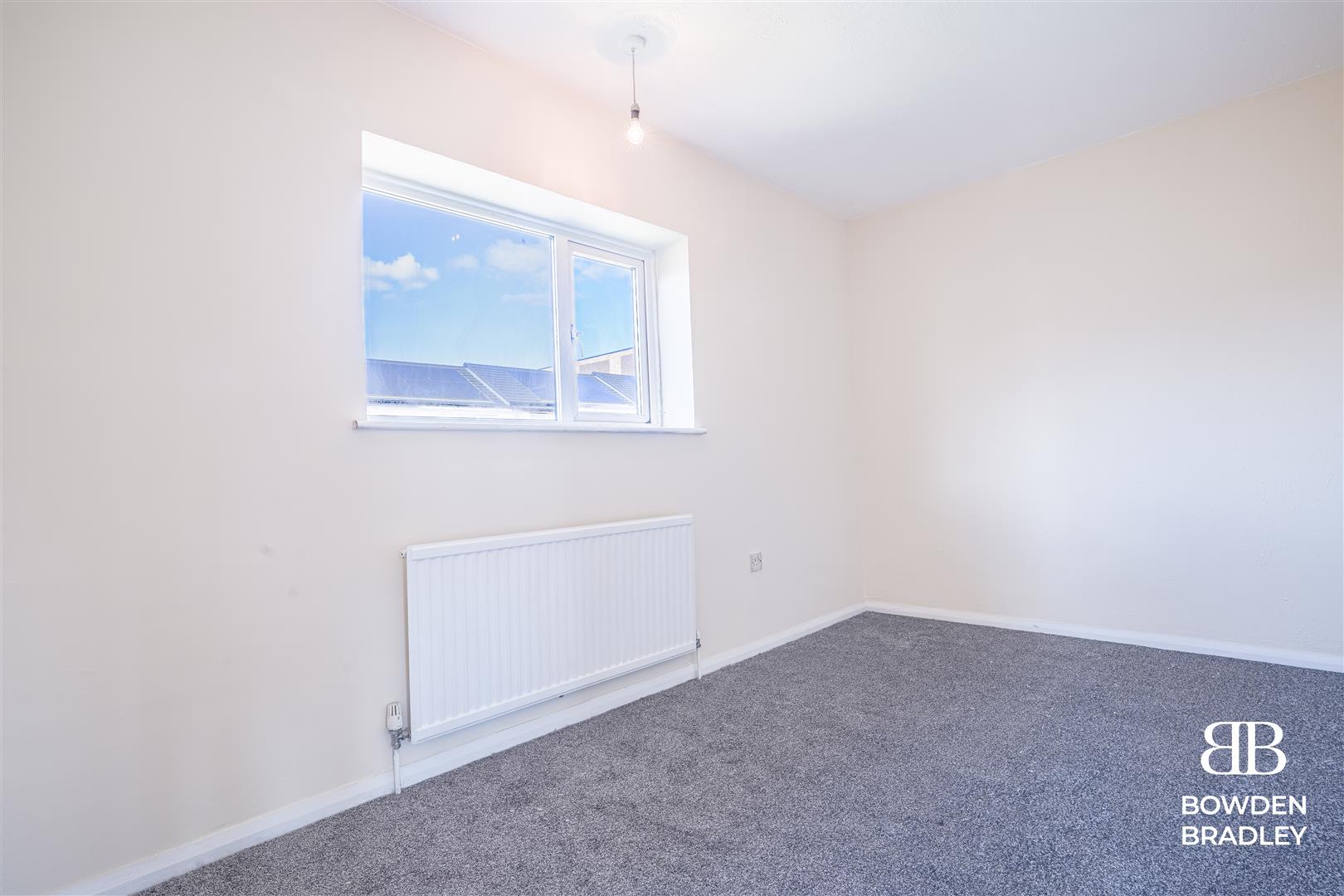 3 bed end of terrace house for sale in Marlyon Road, Hainault  - Property Image 9