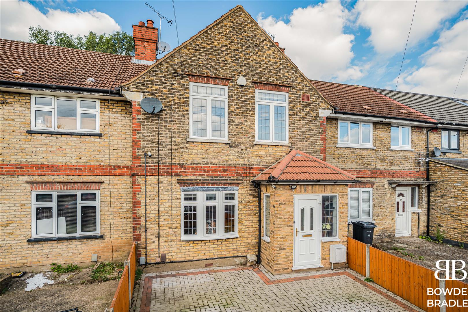 3 bed terraced house for sale in Kingsley Road, Hainault  - Property Image 21