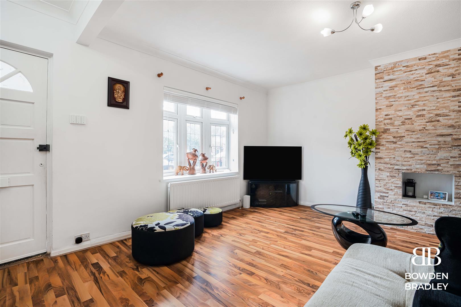 3 bed terraced house for sale in Kingsley Road, Hainault  - Property Image 6