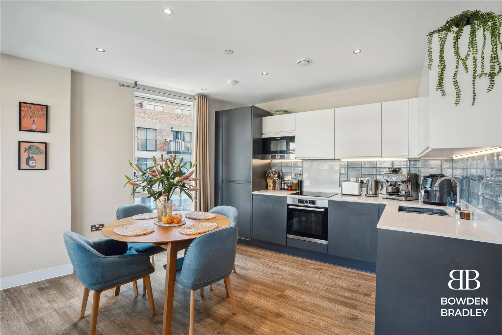 1 bed flat for sale in Rookwood Way, Hackney Wick  - Property Image 1