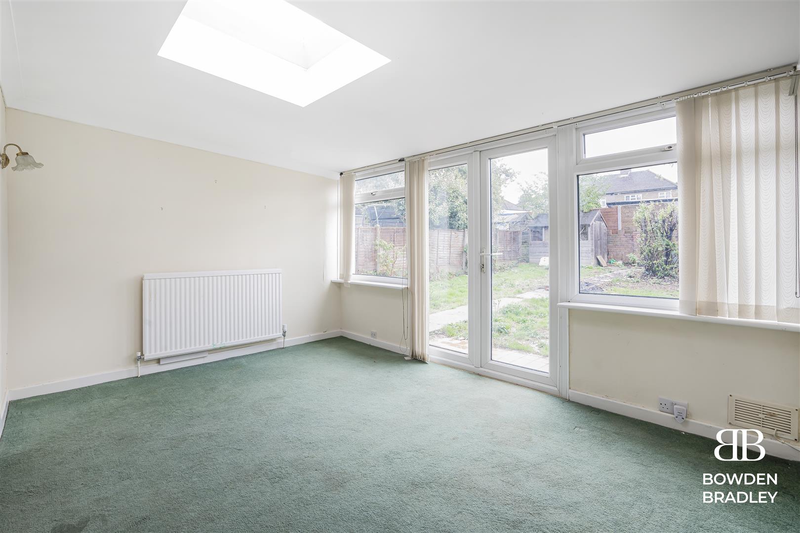 2 bed semi-detached bungalow for sale in Cheriton Avenue, Clayhall  - Property Image 4