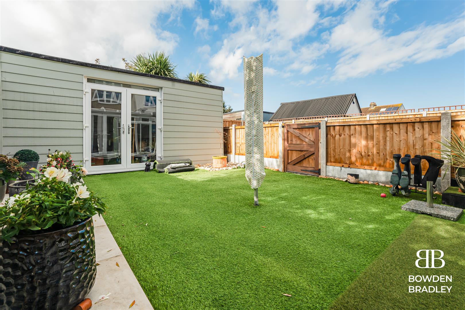 3 bed terraced house for sale in Grenfell Avenue, Hornchurch  - Property Image 16