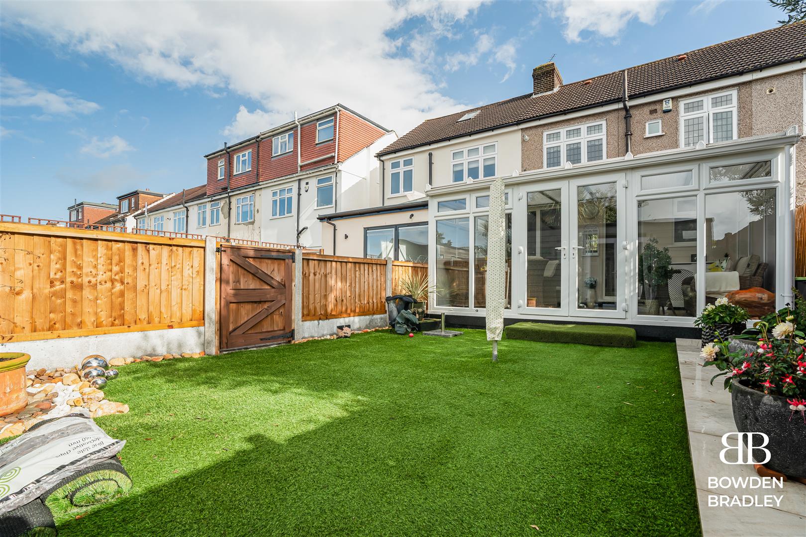 3 bed terraced house for sale in Grenfell Avenue, Hornchurch  - Property Image 17