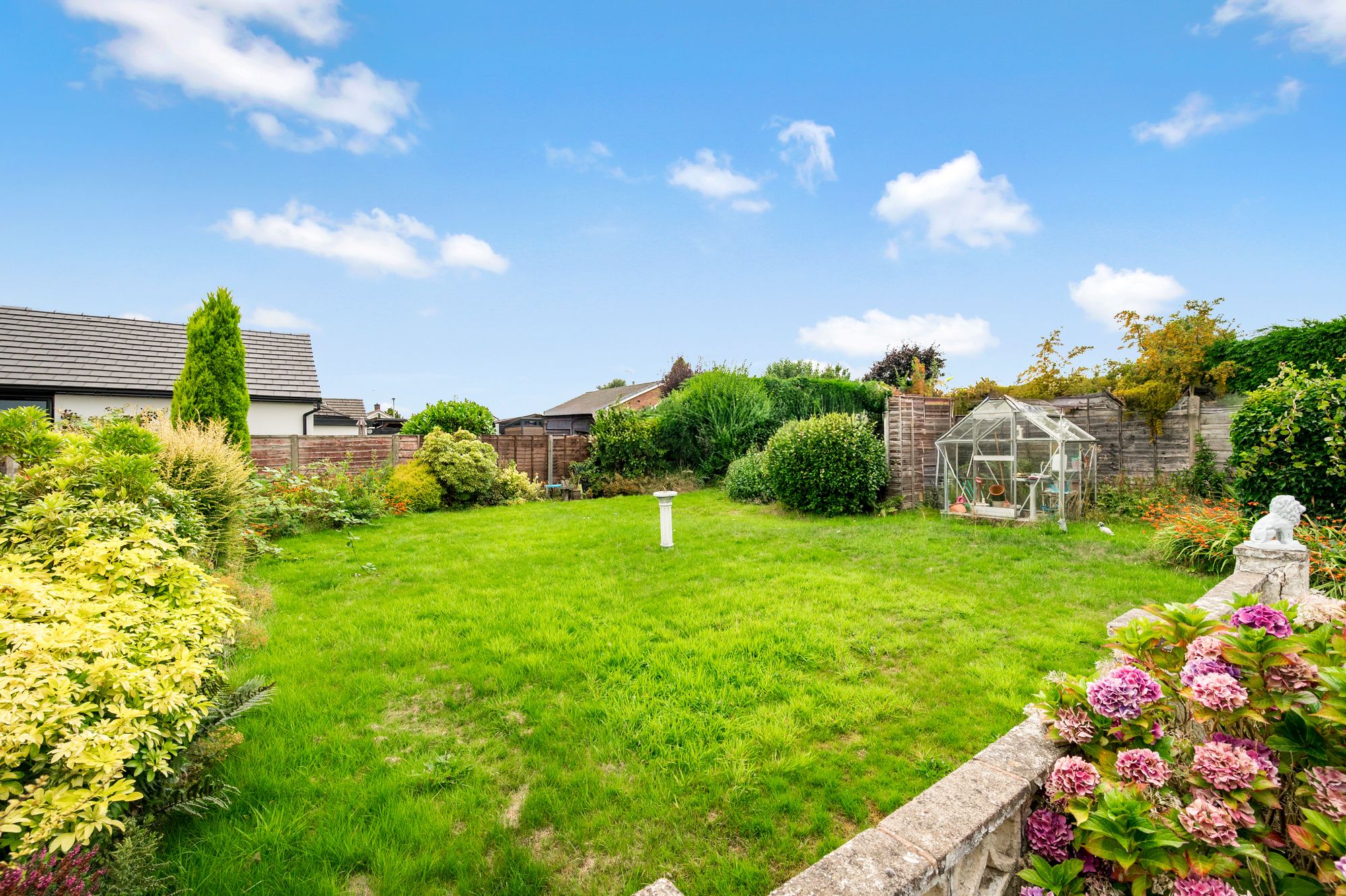 2 bed for sale in Belmont Drive, Bury  - Property Image 19