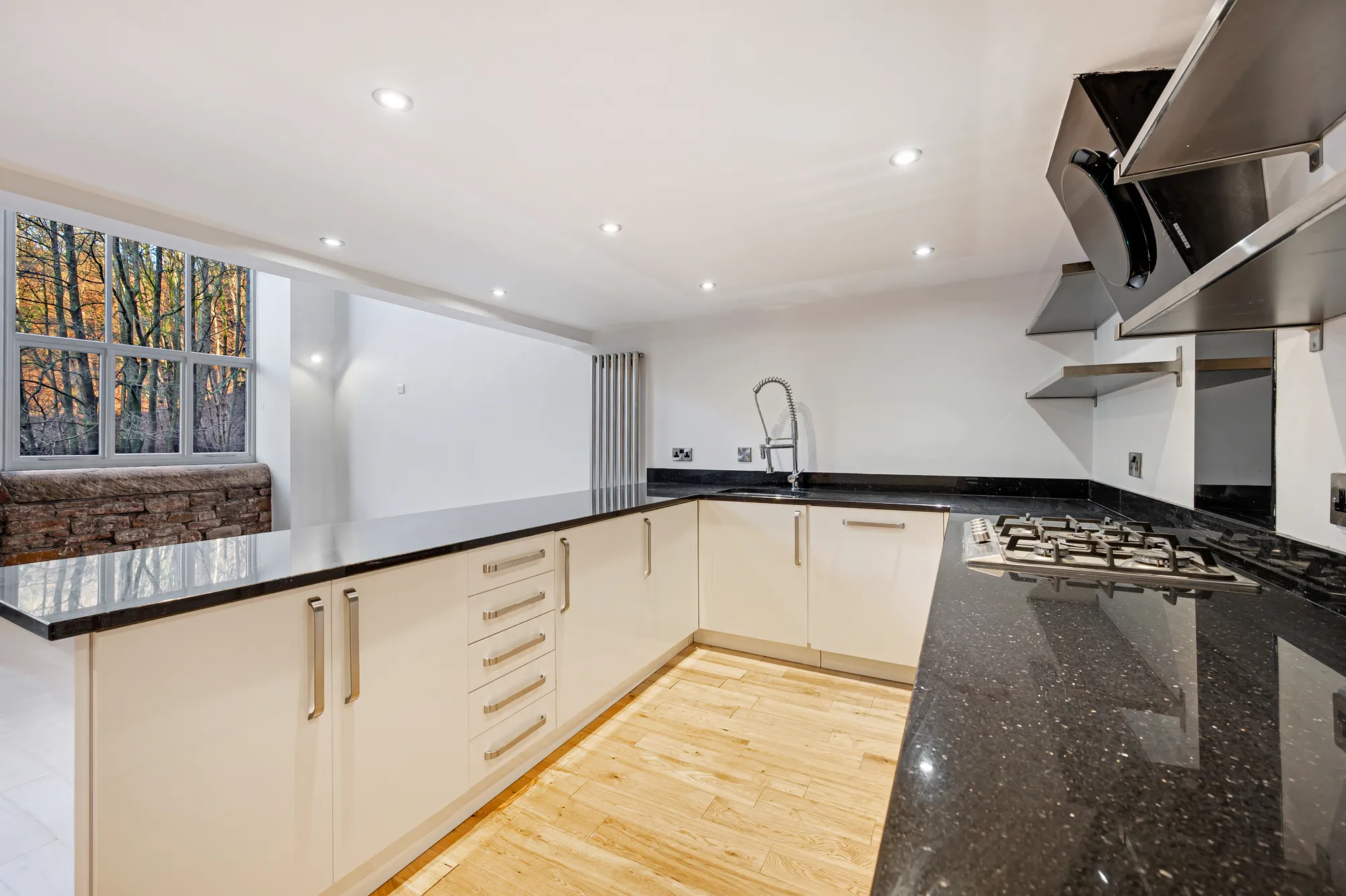 2 bed apartment to rent in Waterside Road, Bury  - Property Image 6