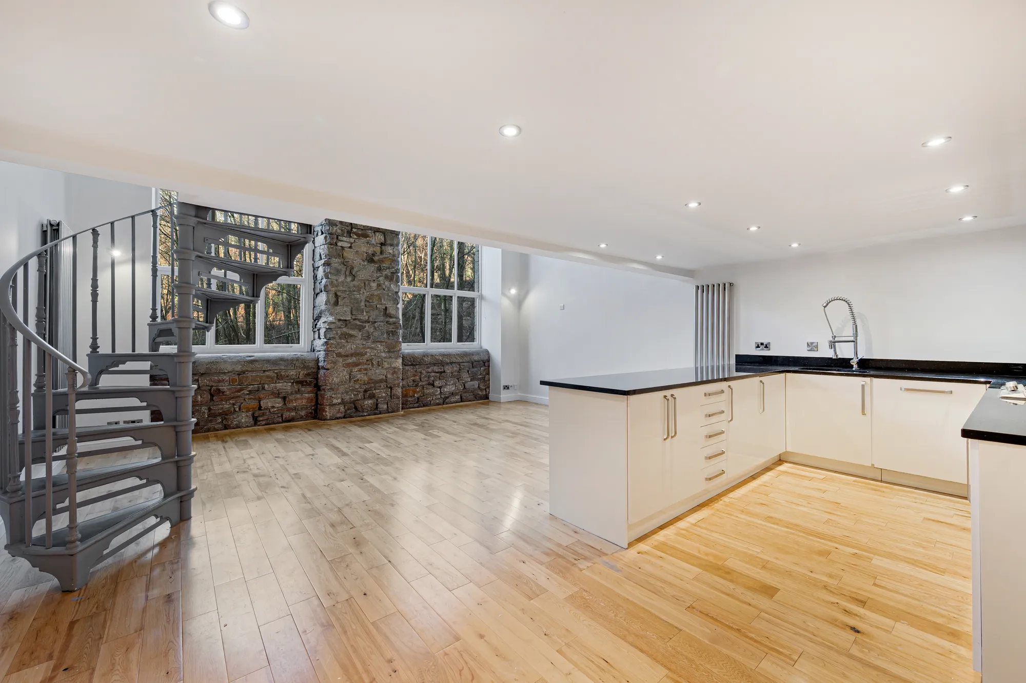 2 bed apartment to rent in Waterside Road, Bury 1