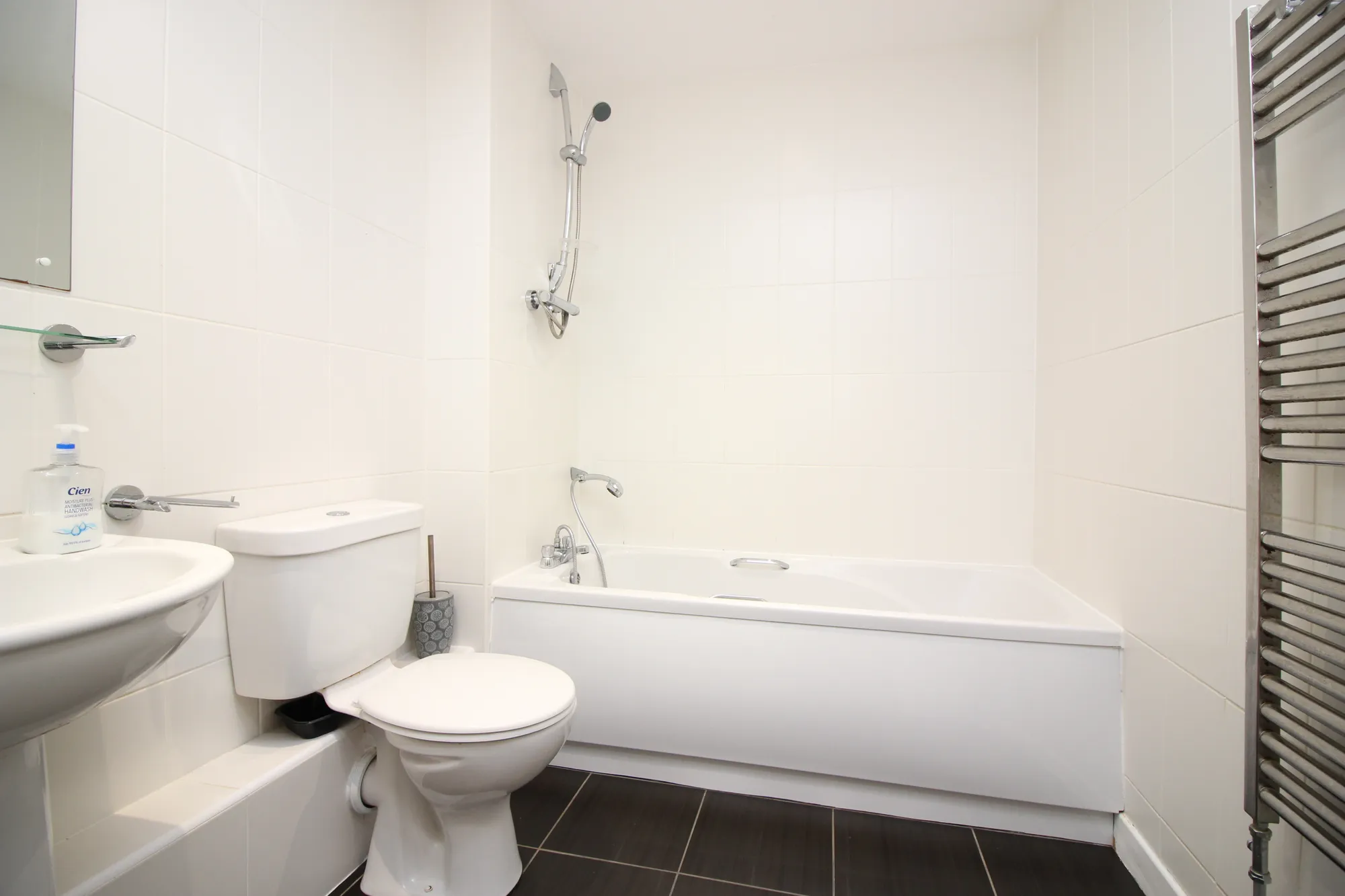 2 bed apartment to rent in Christie Lane, Salford  - Property Image 5