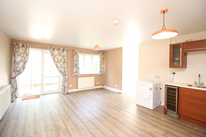 3 bed house to rent in Isis Close, Salford  - Property Image 4