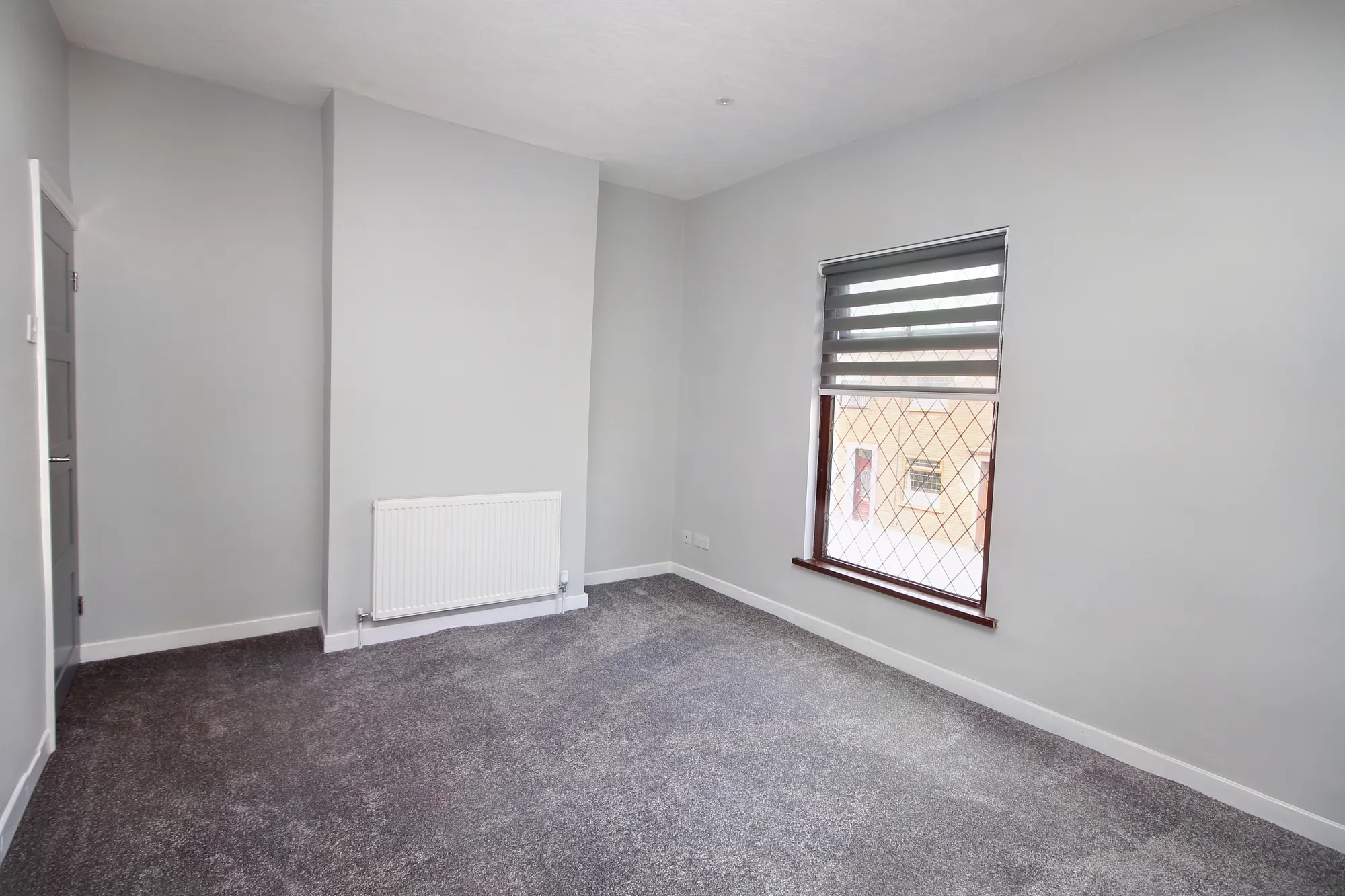 2 bed mid-terraced house to rent in Bolton Road, Bolton 11