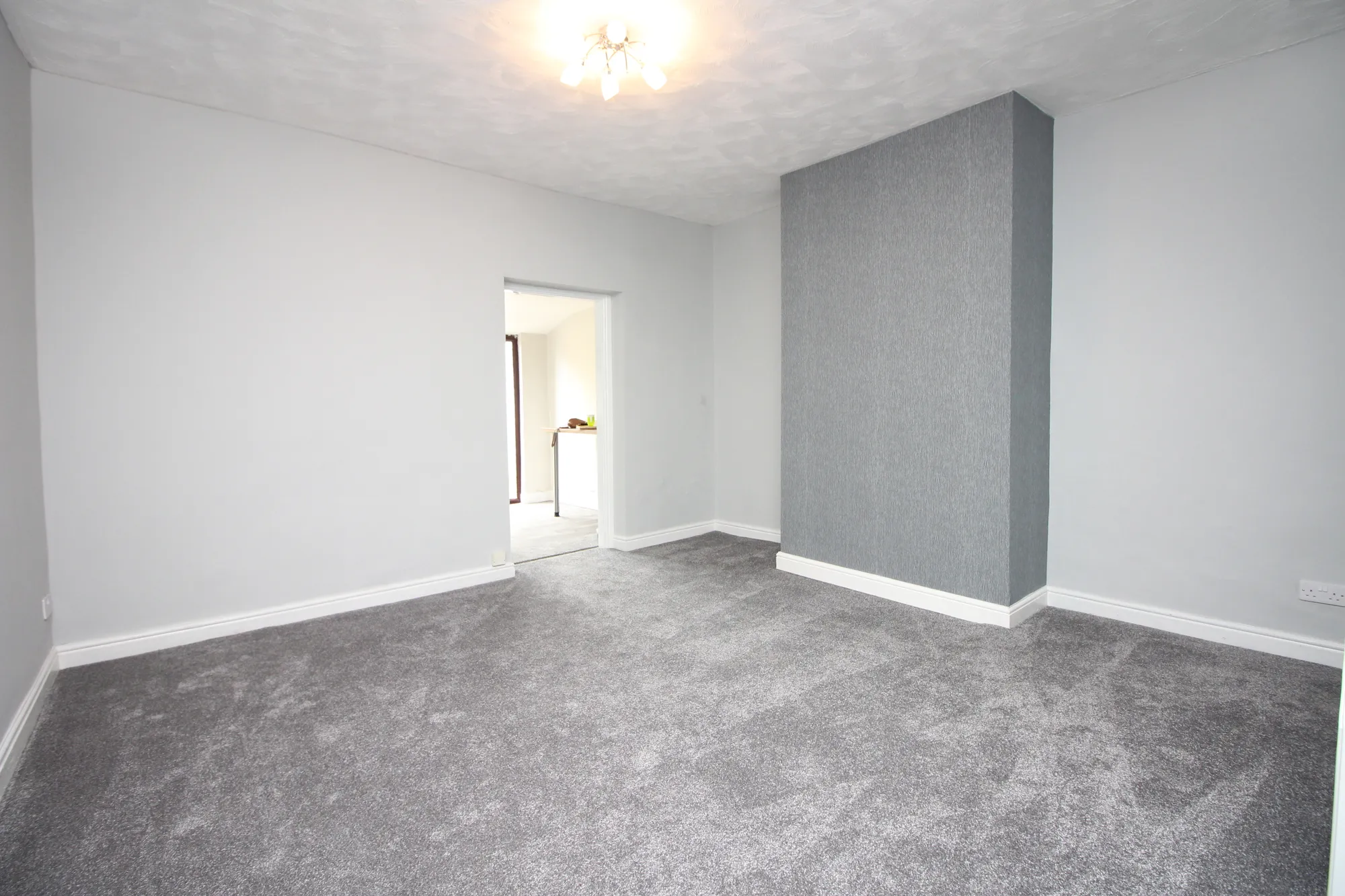 2 bed mid-terraced house to rent in Bolton Road, Bolton 6