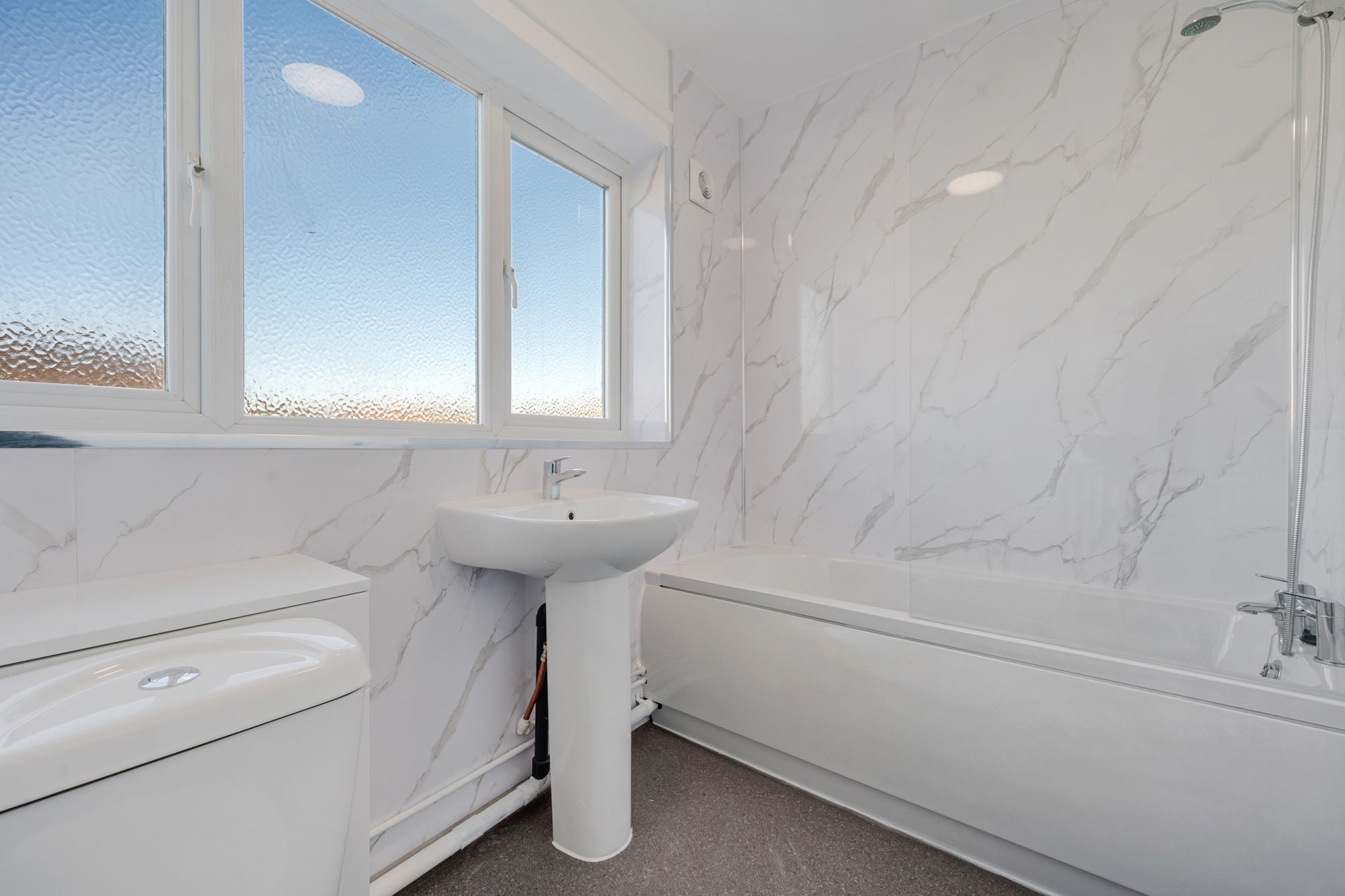 3 bed end of terrace house to rent in Calvine Walk, Manchester 15