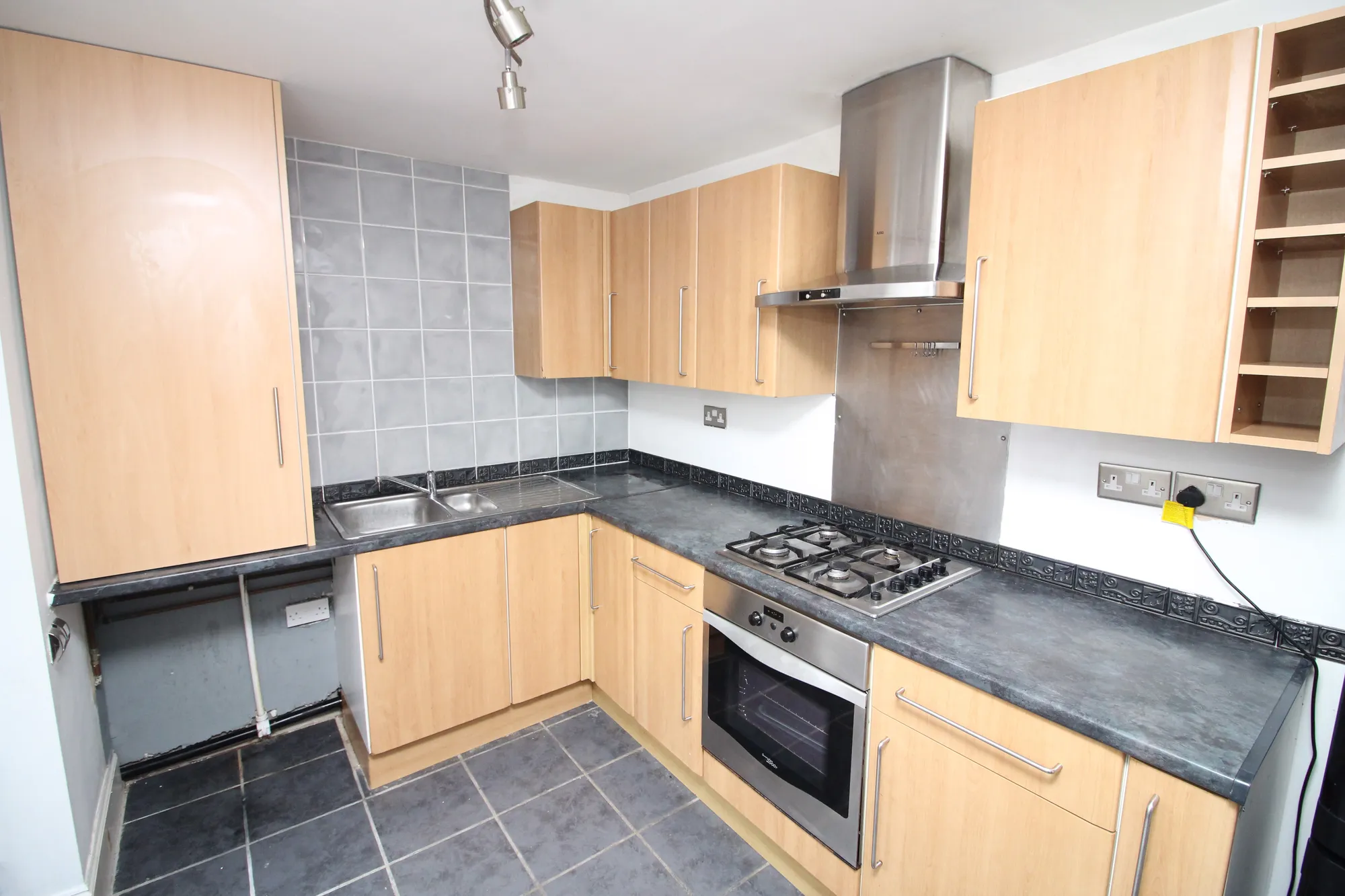 2 bed terraced house to rent in Canada Street, Bolton 8