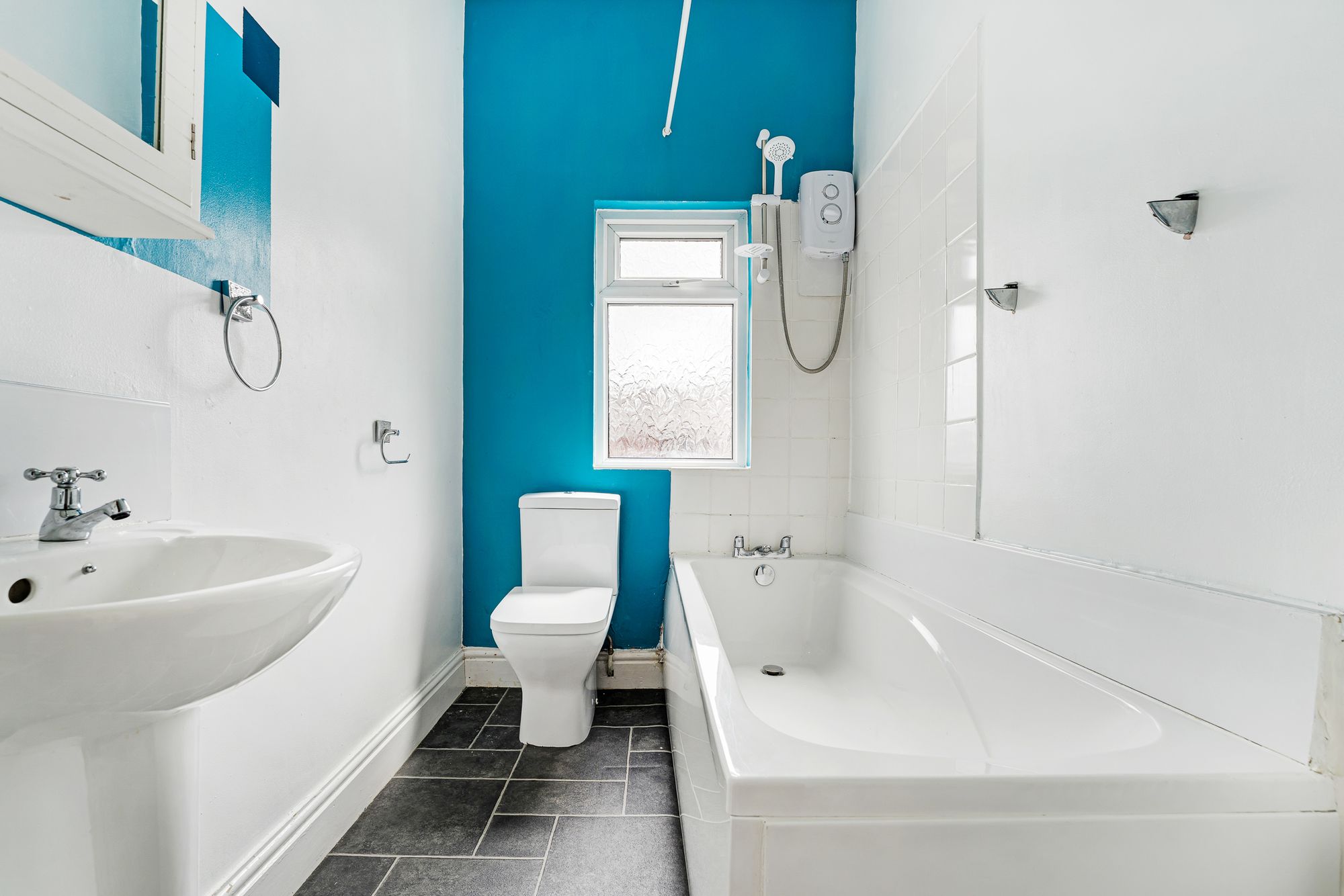 2 bed mid-terraced house to rent in Packer Street, Bolton 3