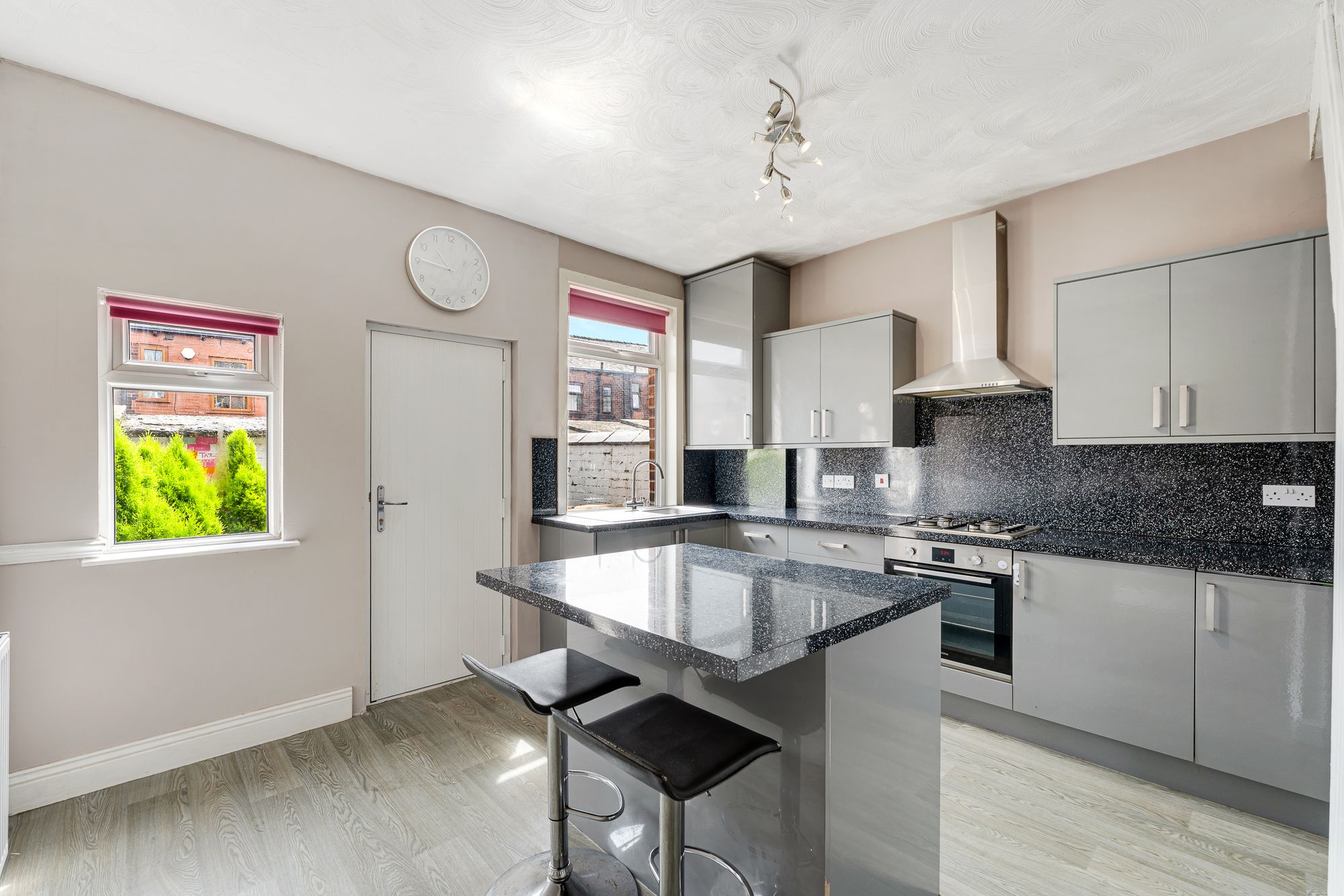 2 bed mid-terraced house to rent in Packer Street, Bolton 2