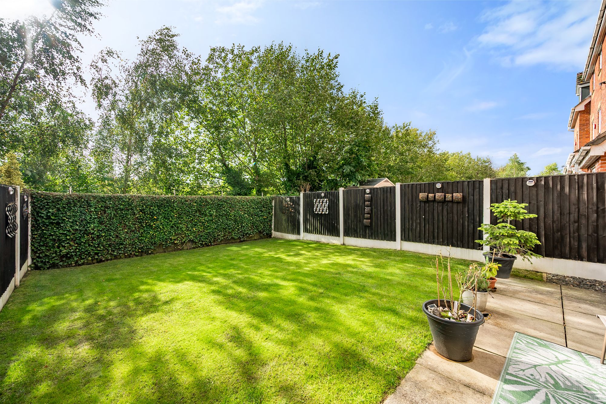 3 bed terraced house for sale in Mulberry Close, Manchester  - Property Image 17