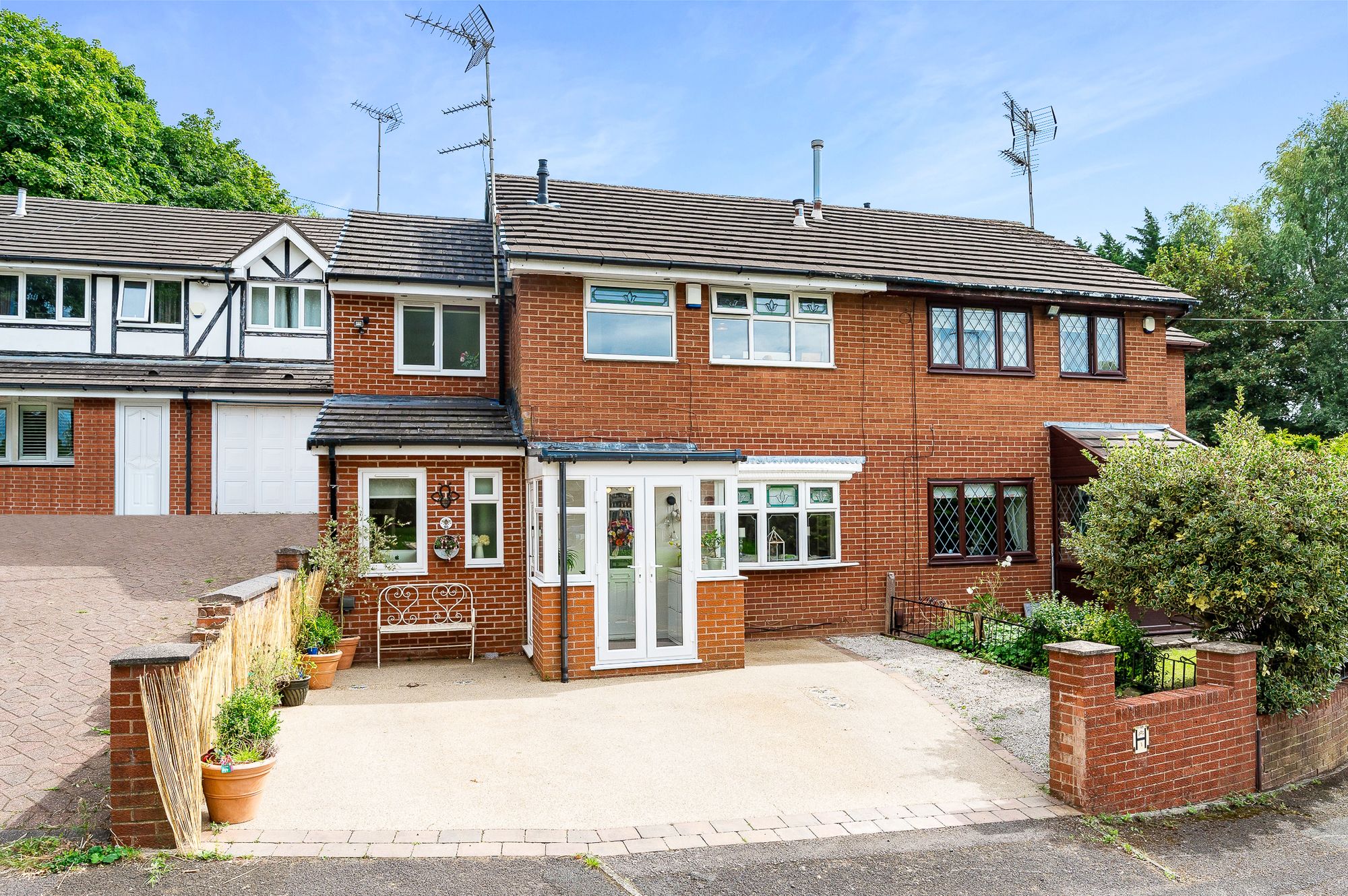 4 bed semi-detached house for sale in Riverside Drive, Manchester  - Property Image 1