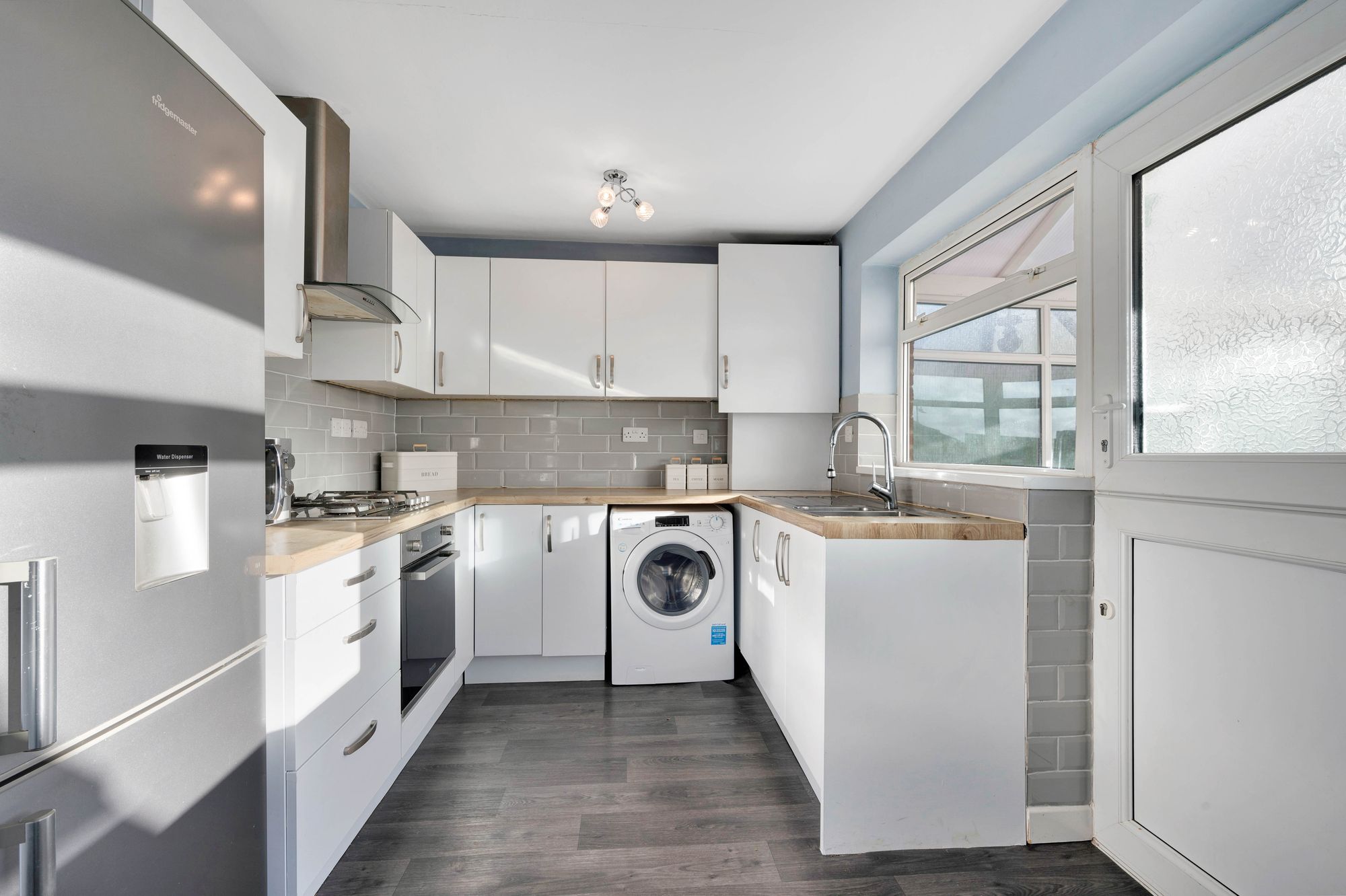 3 bed mid-terraced house for sale in Chiltern Close, Bolton 2