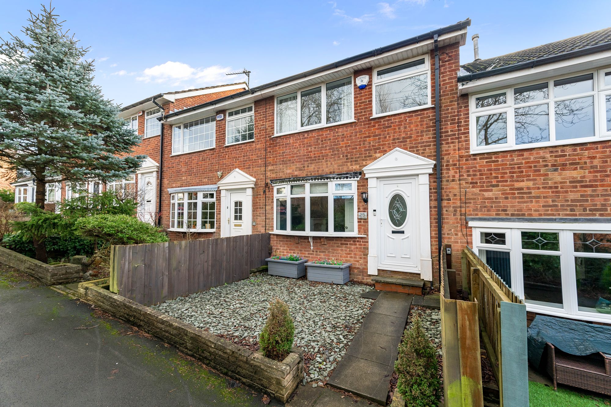 3 bed mid-terraced house for sale in Chiltern Close, Bolton 26