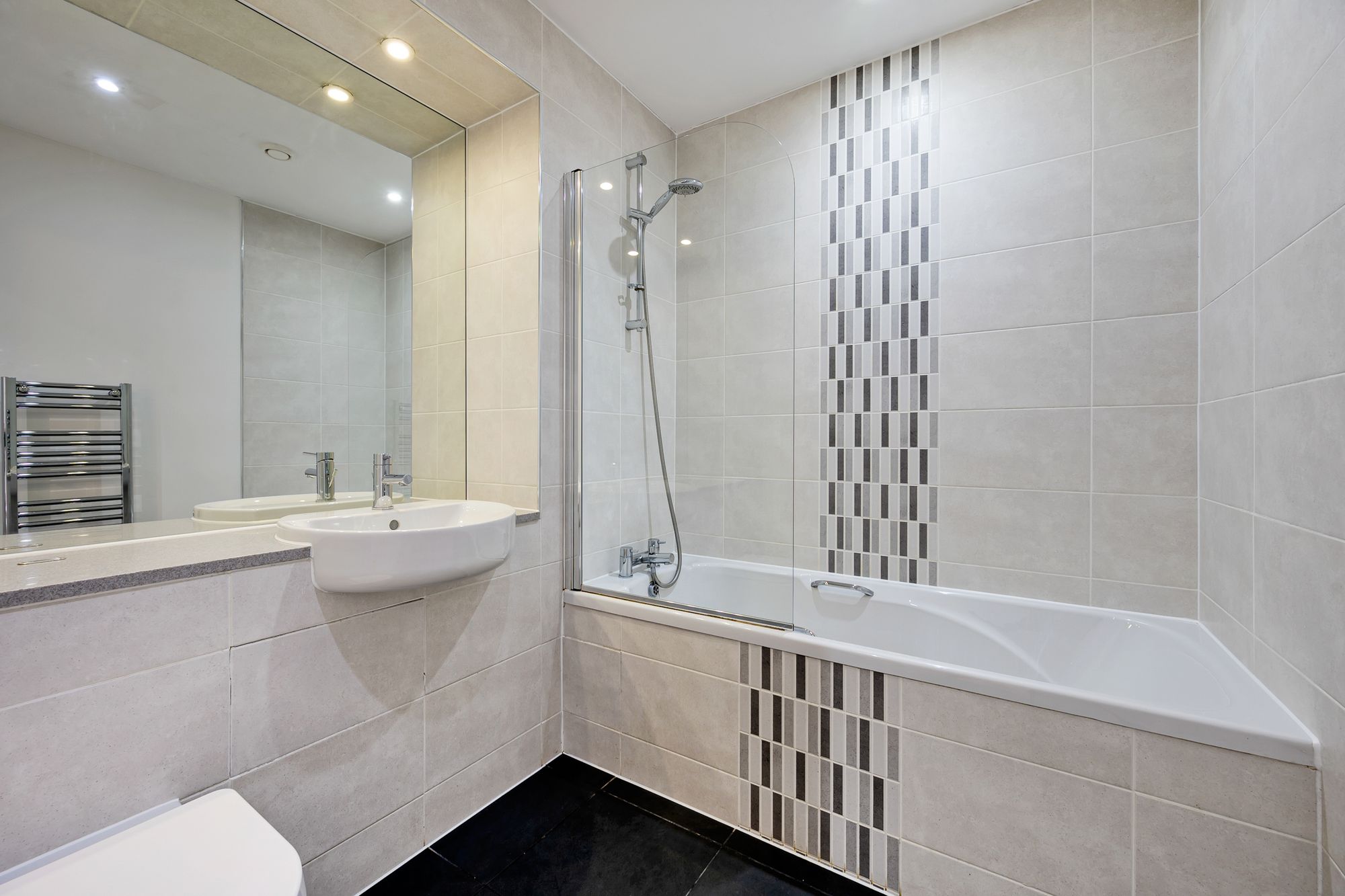 1 bed apartment for sale in St. Johns Gardens, Bury  - Property Image 22