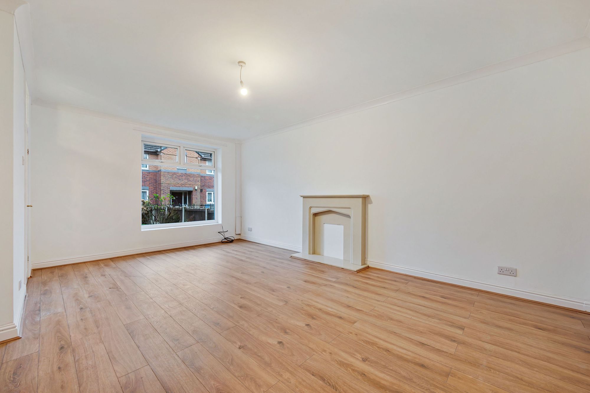 3 bed end of terrace house to rent in Oakford Avenue, Manchester 1