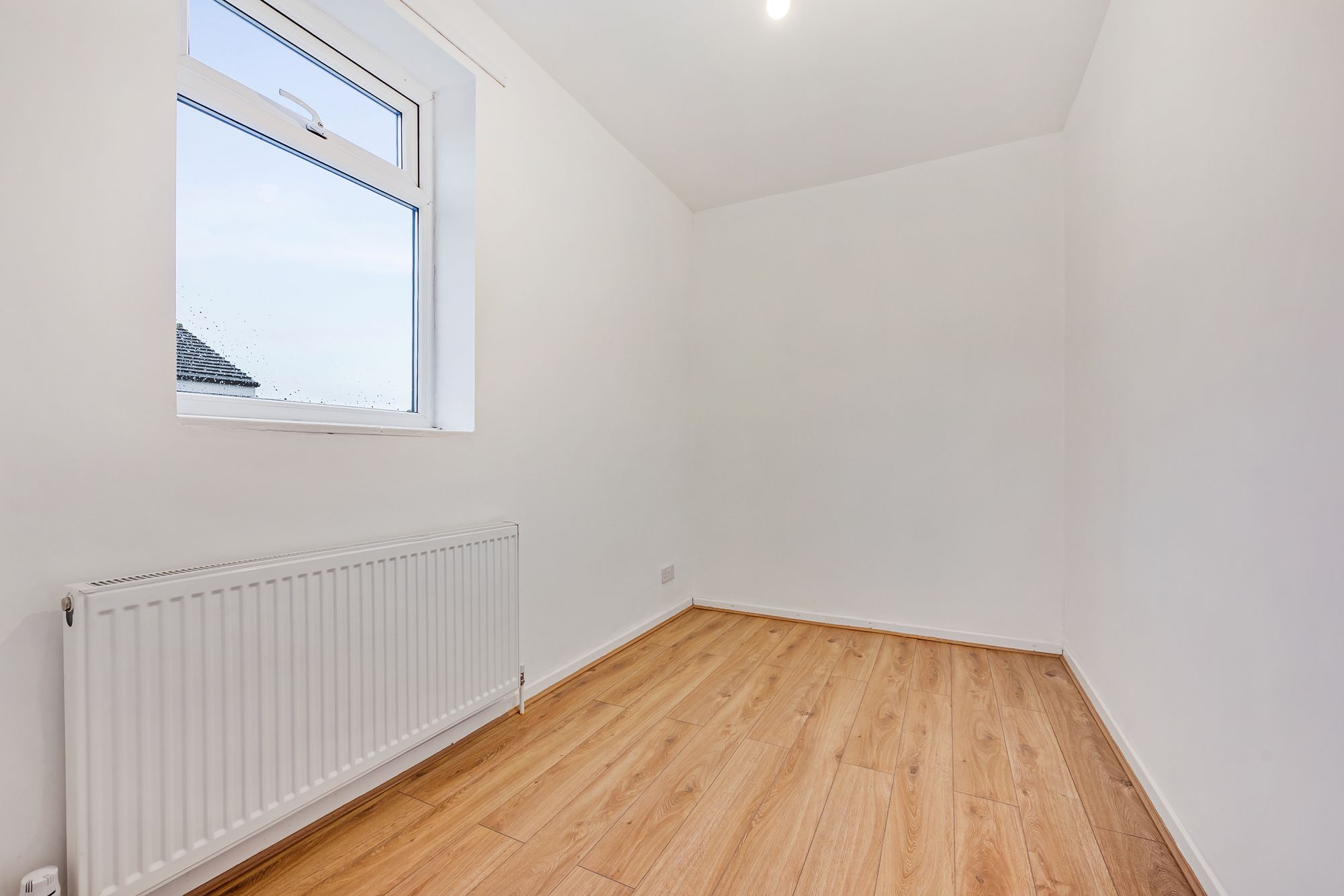 3 bed end of terrace house to rent in Oakford Avenue, Manchester 15