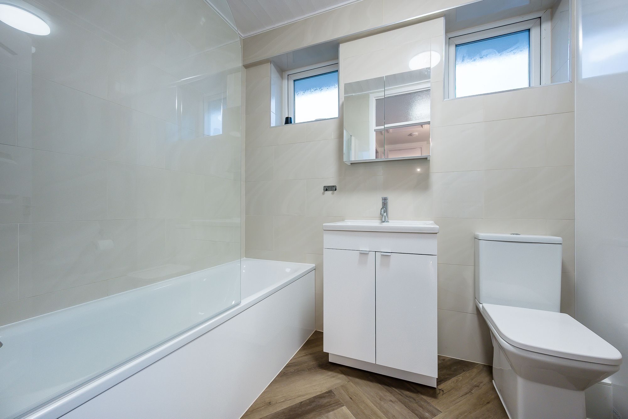 3 bed end of terrace house to rent in Oakford Avenue, Manchester 16