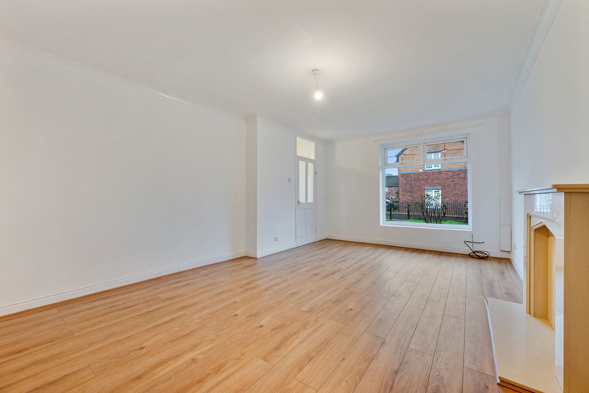 3 bed end of terrace house to rent in Oakford Avenue, Manchester 5
