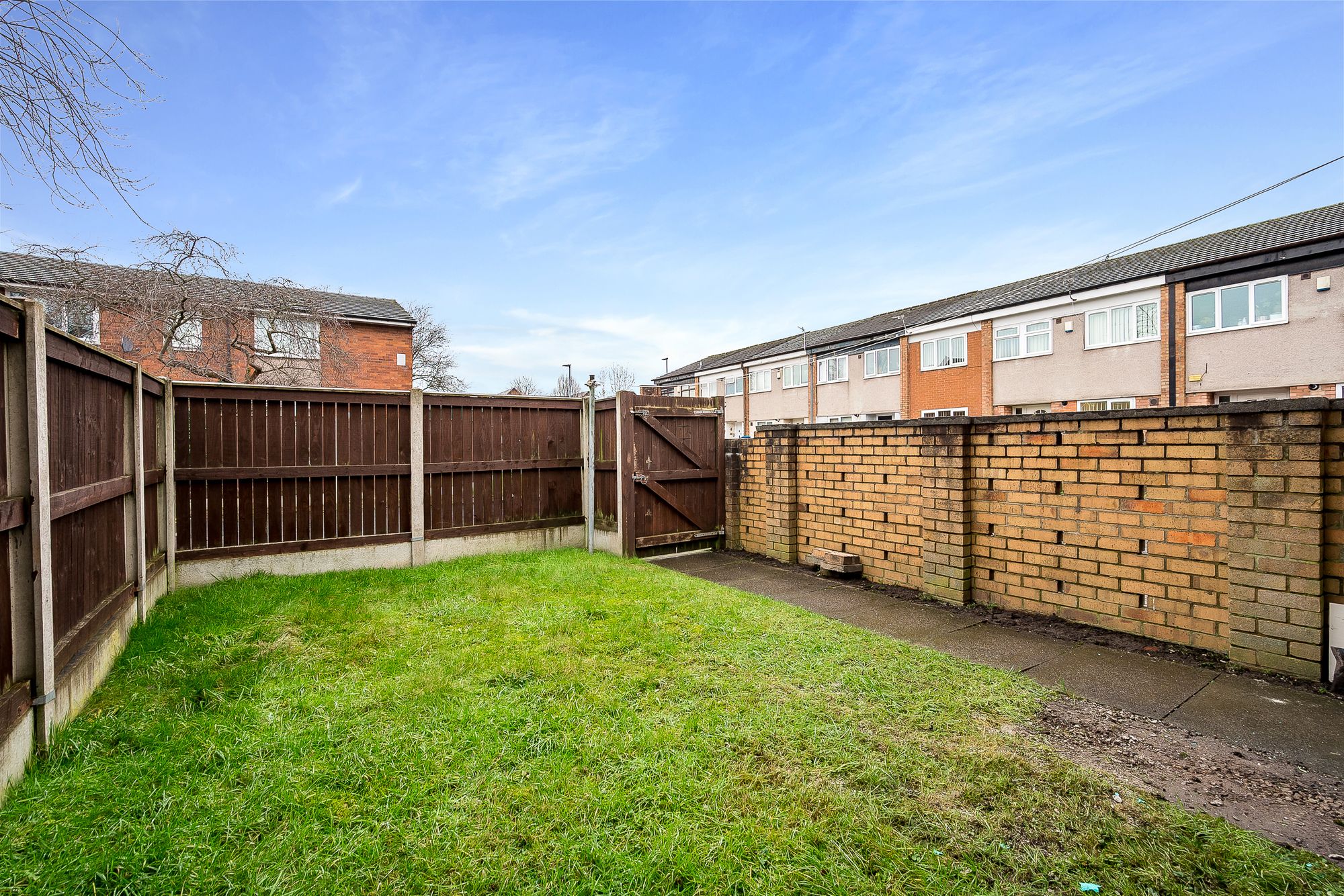 3 bed end of terrace house to rent in Oakford Avenue, Manchester 17
