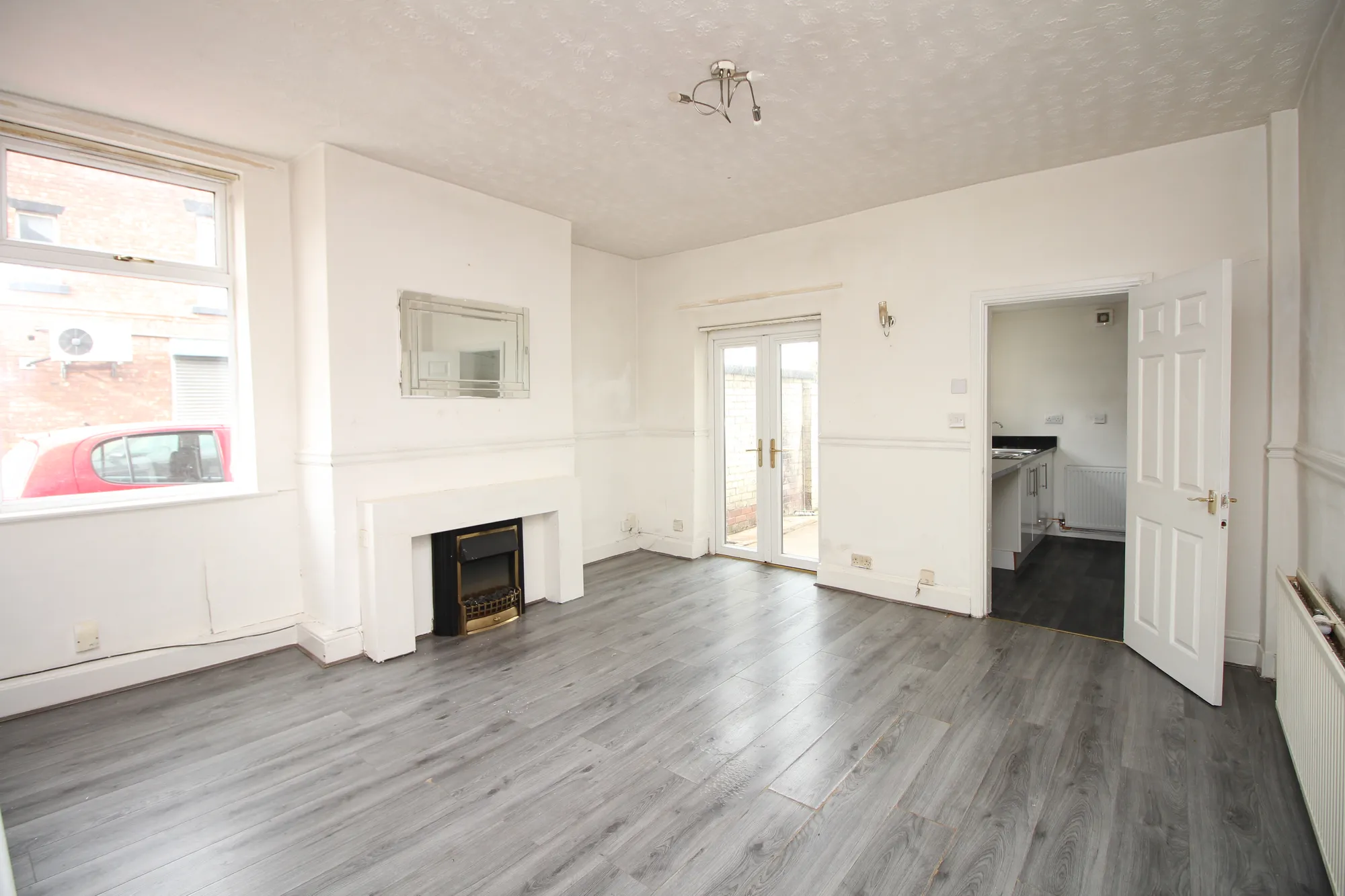 3 bed end of terrace house to rent in Cross Lane, Manchester 1