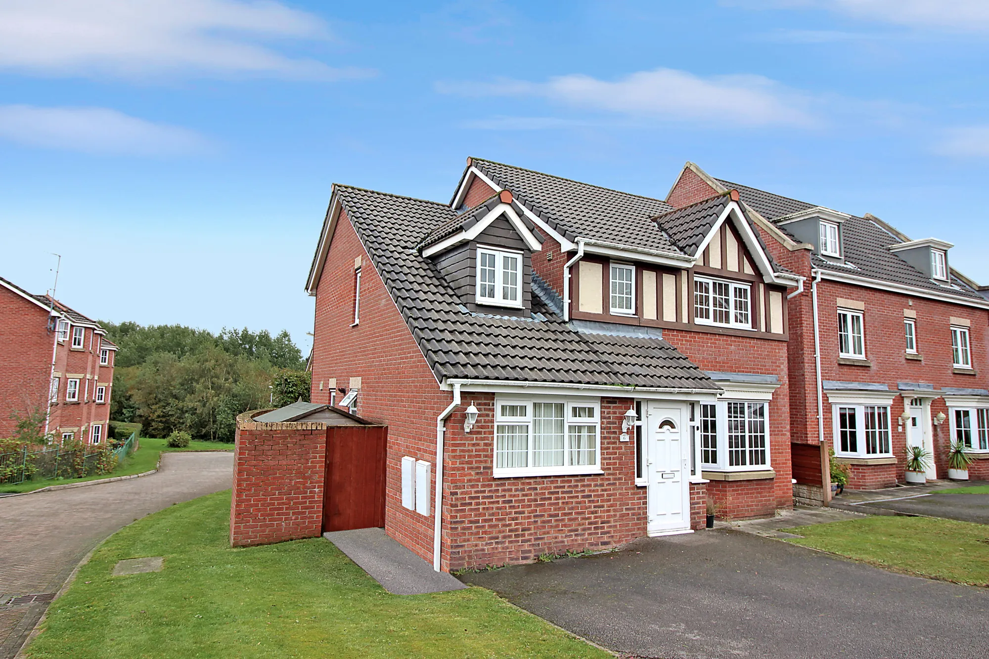 4 bed detached house to rent in Ardenfield Close, Manchester - Property Image 1