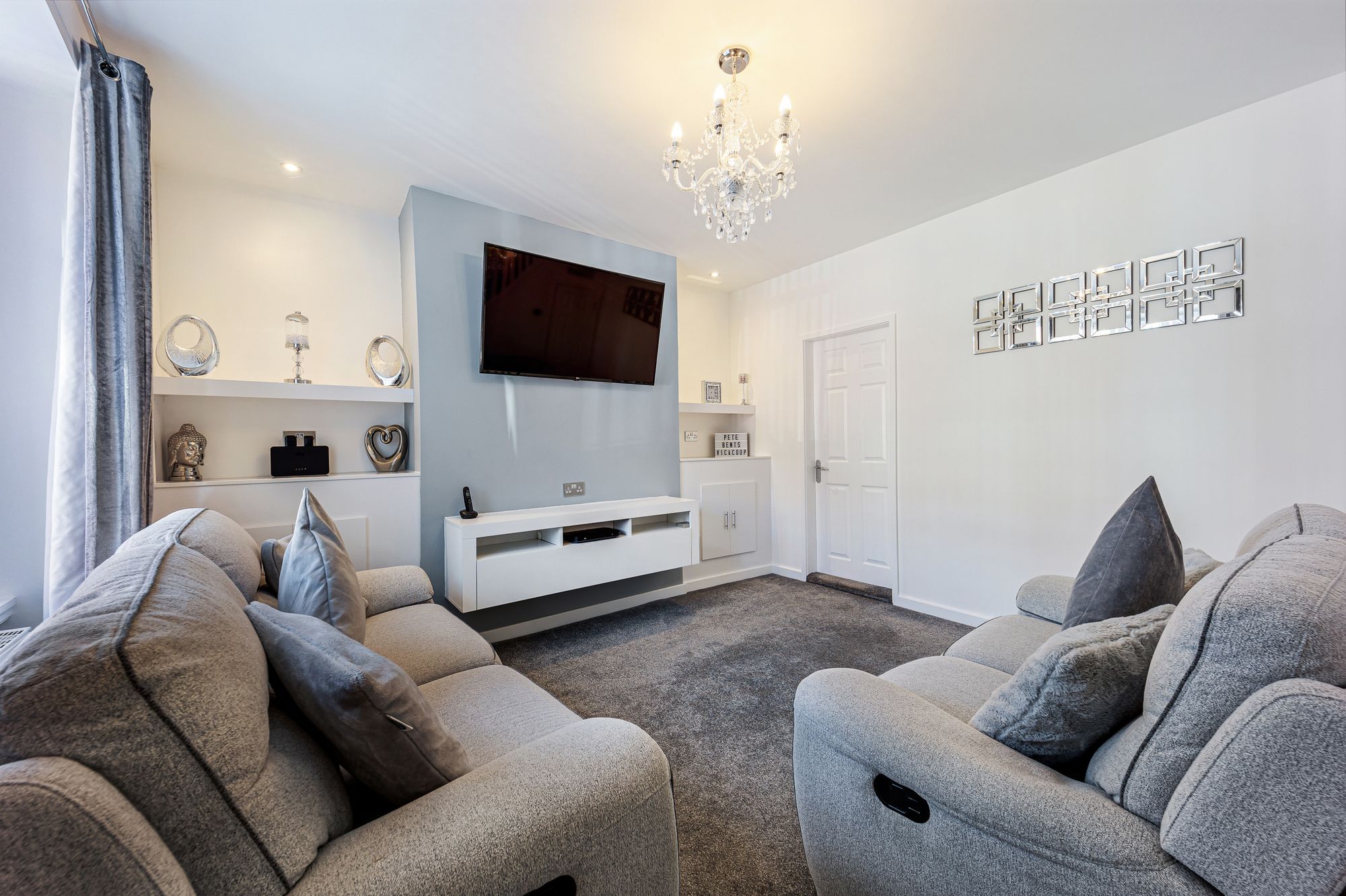 3 bed terraced house to rent in Essex Street, Bolton 1