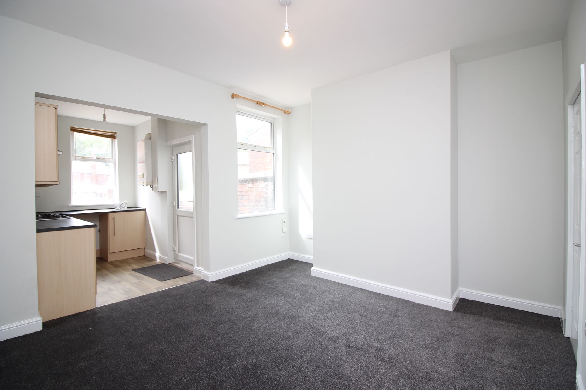 2 bed house to rent in Park Road, Manchester  - Property Image 3