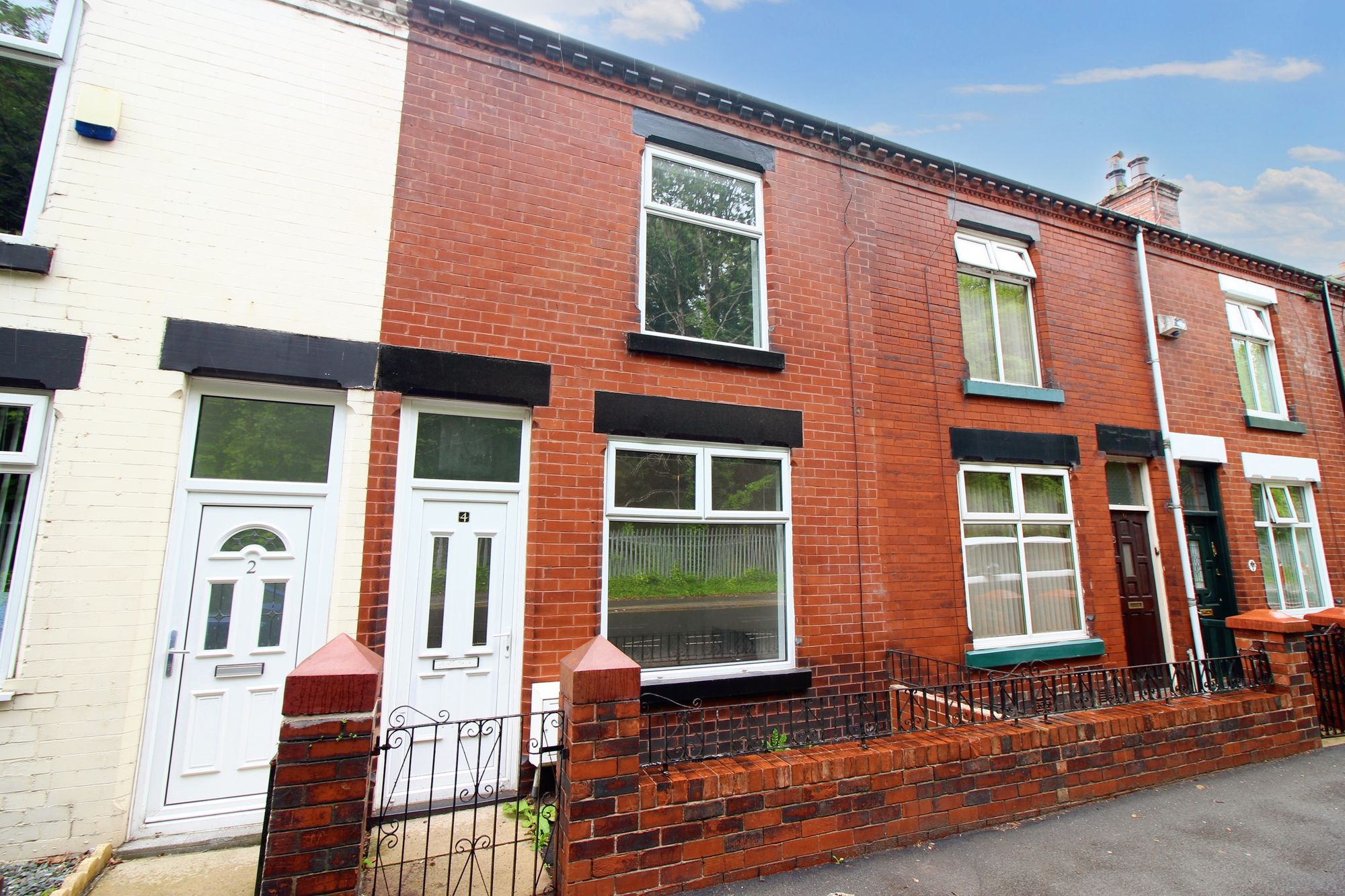 2 bed terraced house to rent in Park Road, Manchester, M28 