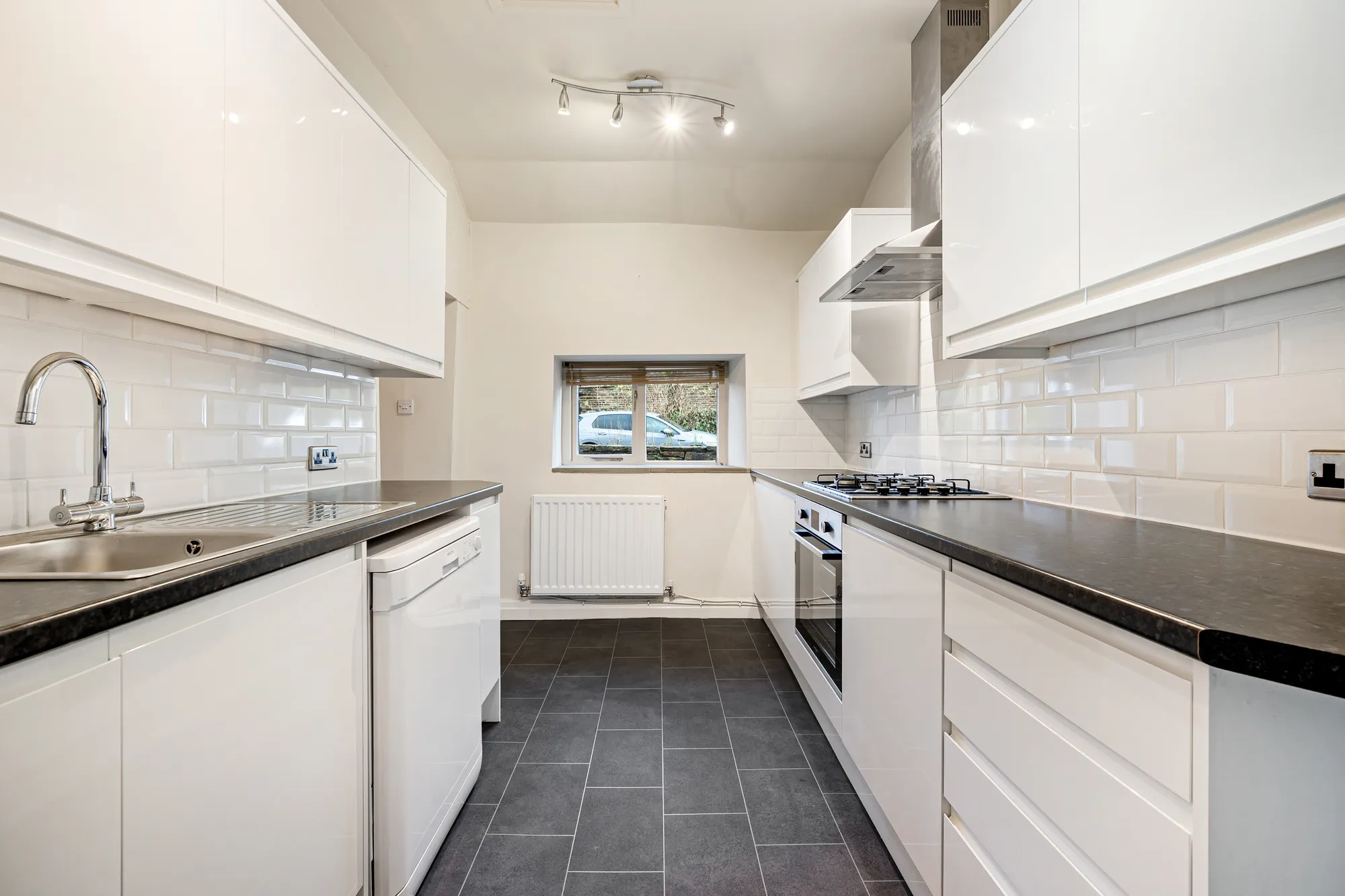 2 bed end of terrace house for sale in Overhouses, Bolton  - Property Image 10