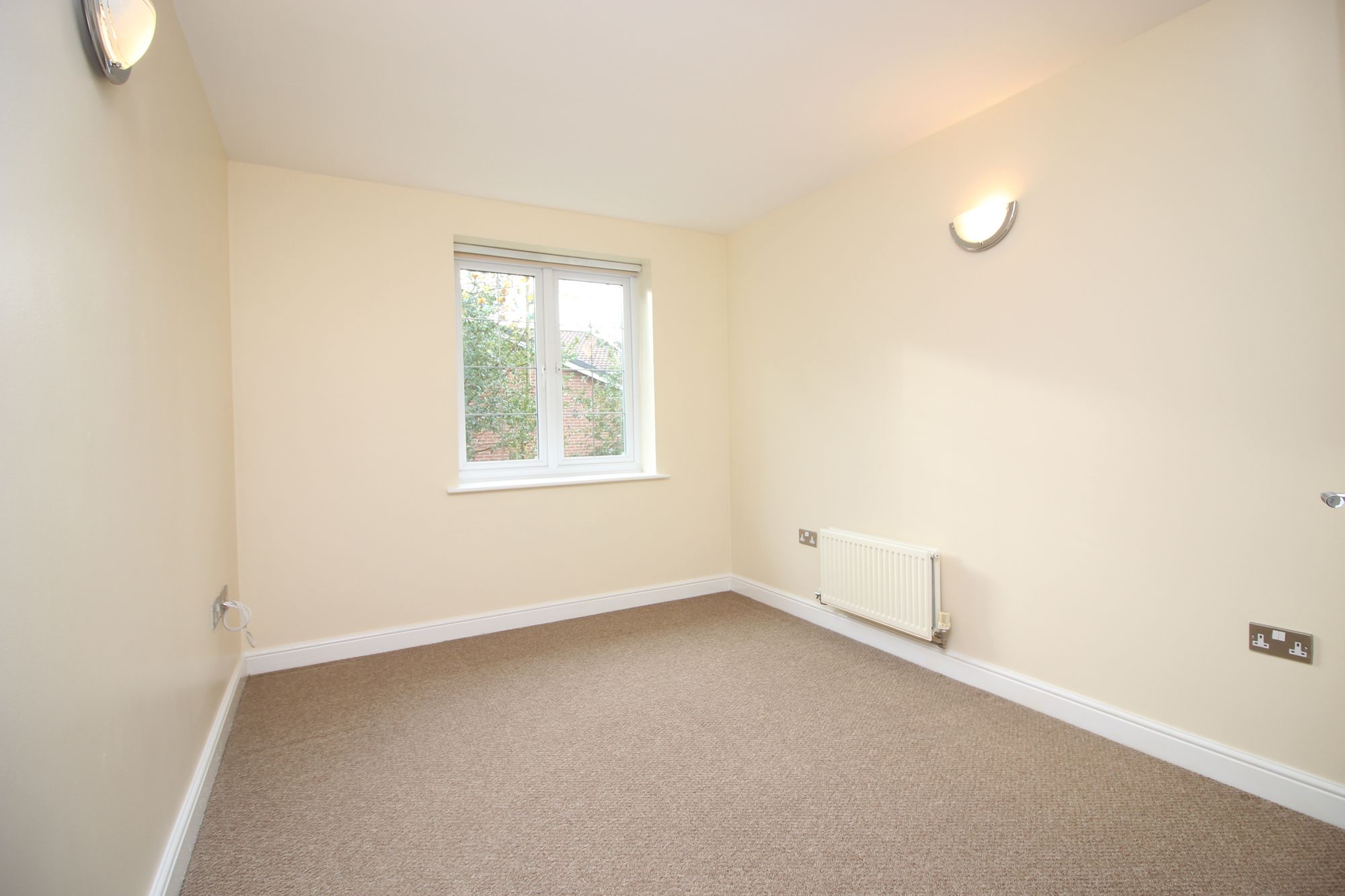 2 bed apartment to rent in Orchard Court, Bury  - Property Image 9