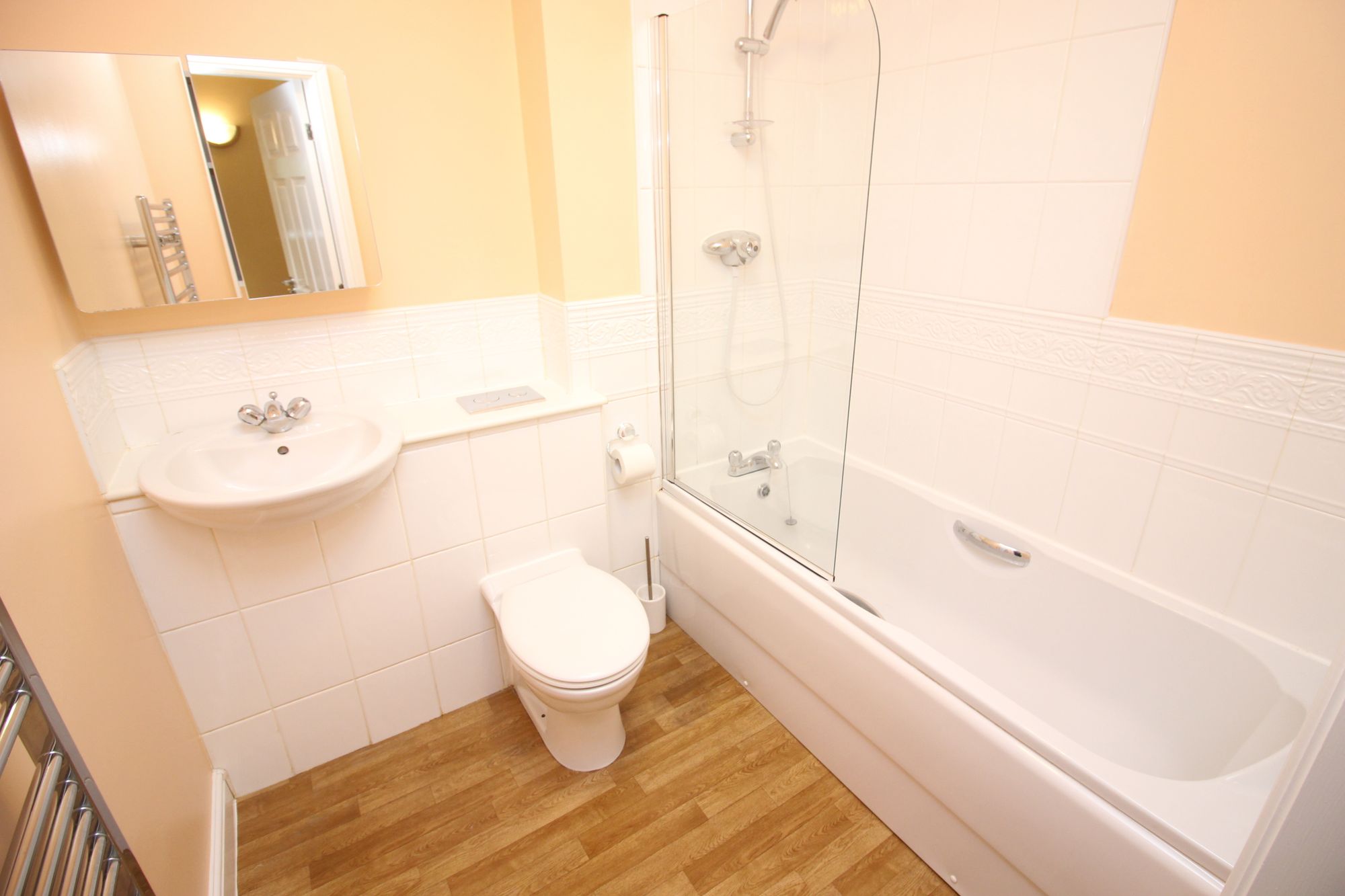 2 bed apartment to rent in Orchard Court, Bury 6