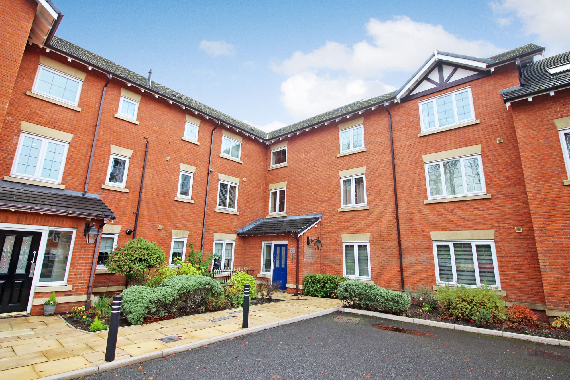 2 bed apartment to rent in Orchard Court, Bury  - Property Image 10